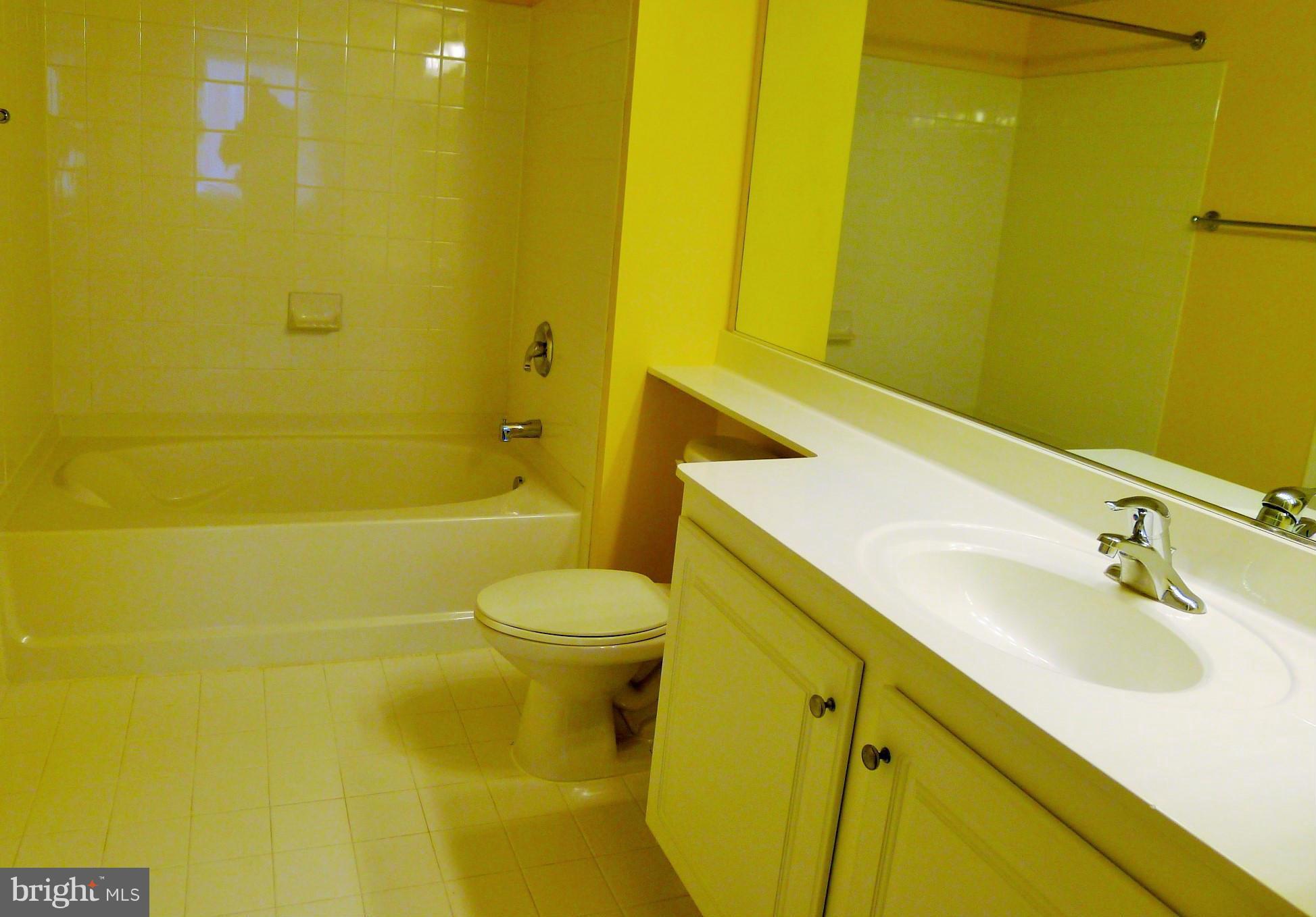 GALLERY AT WHITE FLINT - Residential Lease