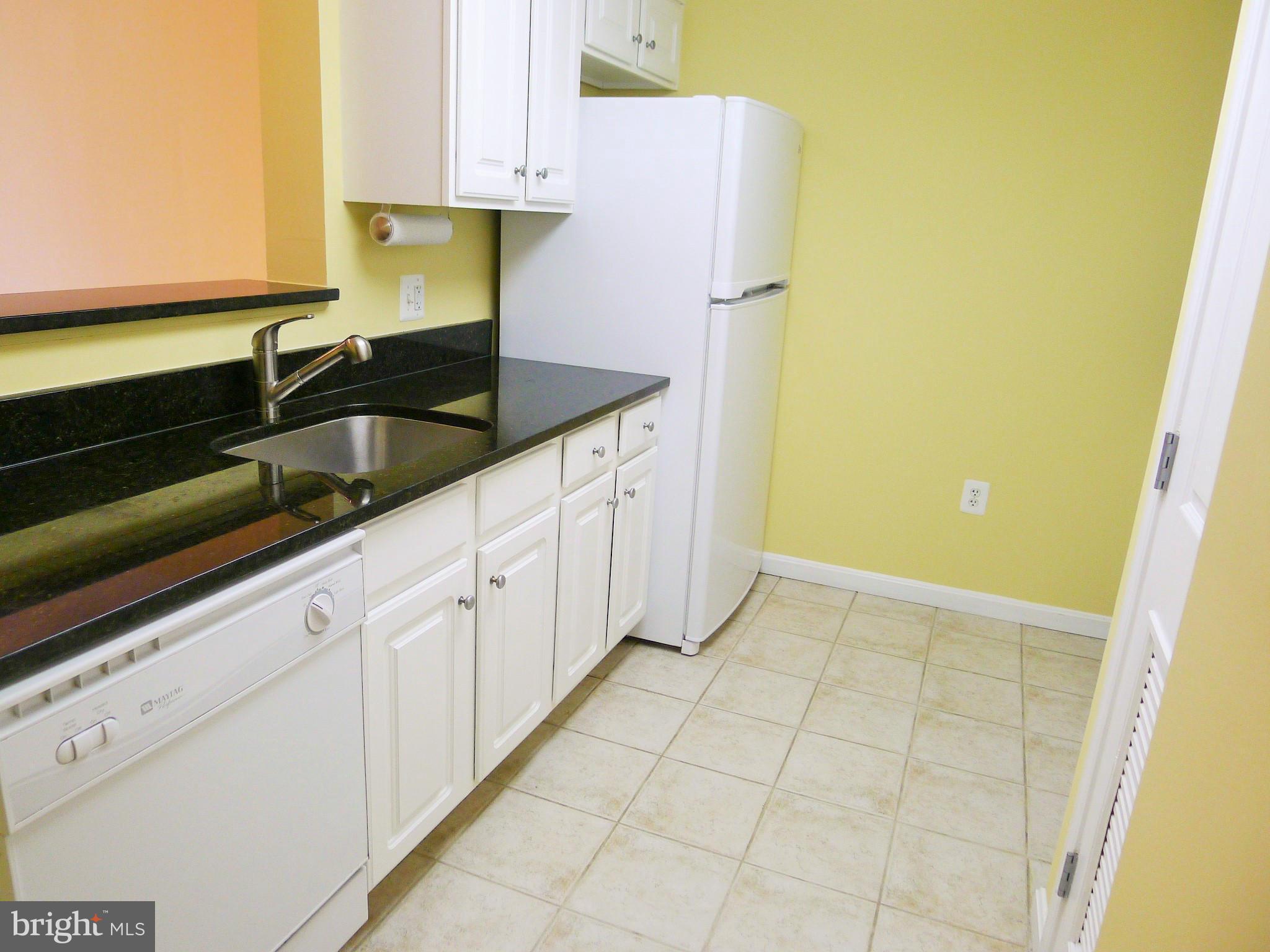 GALLERY AT WHITE FLINT - Residential Lease