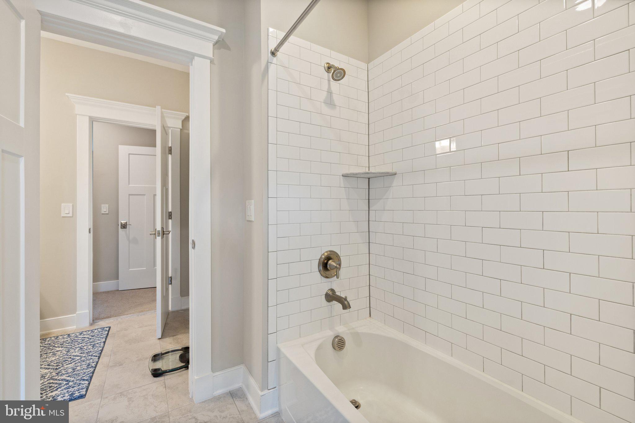 FORESTVILLE - Residential