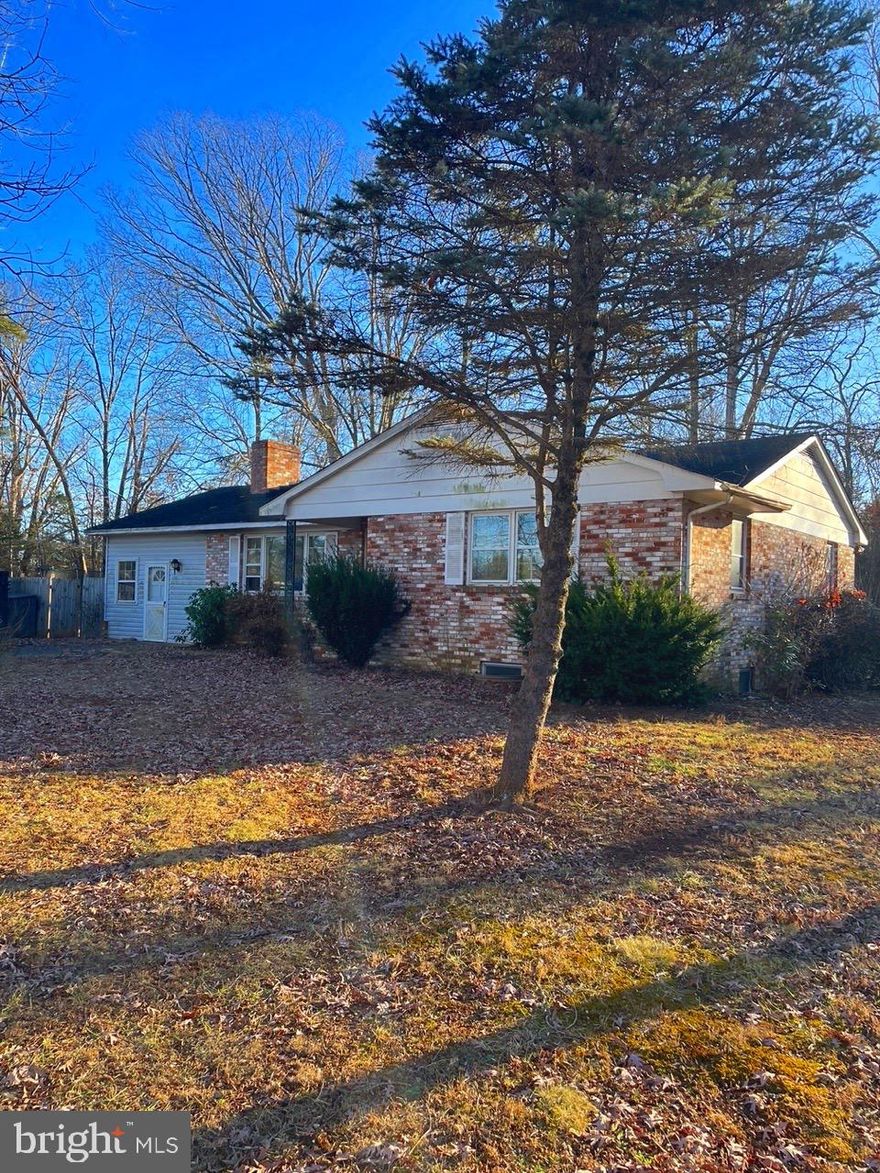The phrase "Investors Dream" evokes a sense of opportunity and potential, and this 3 bedroom, 2 bath rambler in Fauquier County certainly lives up to that expectation. Situated on almost an acre of land, this property offers a plethora of possibilities for those looking to make a sound investment.

One of the key features of this property is its partially finished basement. This additional living space provides ample room for expansion or customization, allowing investors to add value and increase the overall appeal of the home. Whether it be transforming it into a recreational area, an extra bedroom, or even a home office, the options are endless.

Furthermore, the location of this property is highly advantageous. Being close to commuter routes ensures easy accessibility for potential tenants or future homeowners who need to commute daily. Additionally, its proximity to shopping centers adds convenience and enhances the overall desirability of the property.