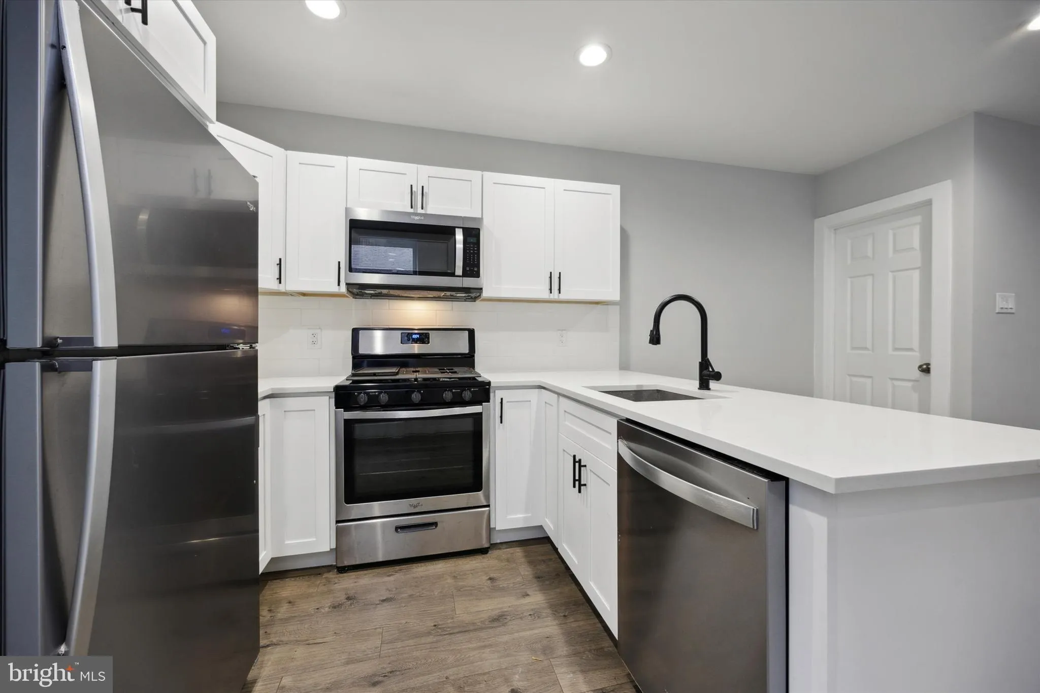 Philadelphia, Pennsylvania 19143, United States, 4 Bedrooms Bedrooms, ,2 BathroomsBathrooms,Residential,Contingent,36179