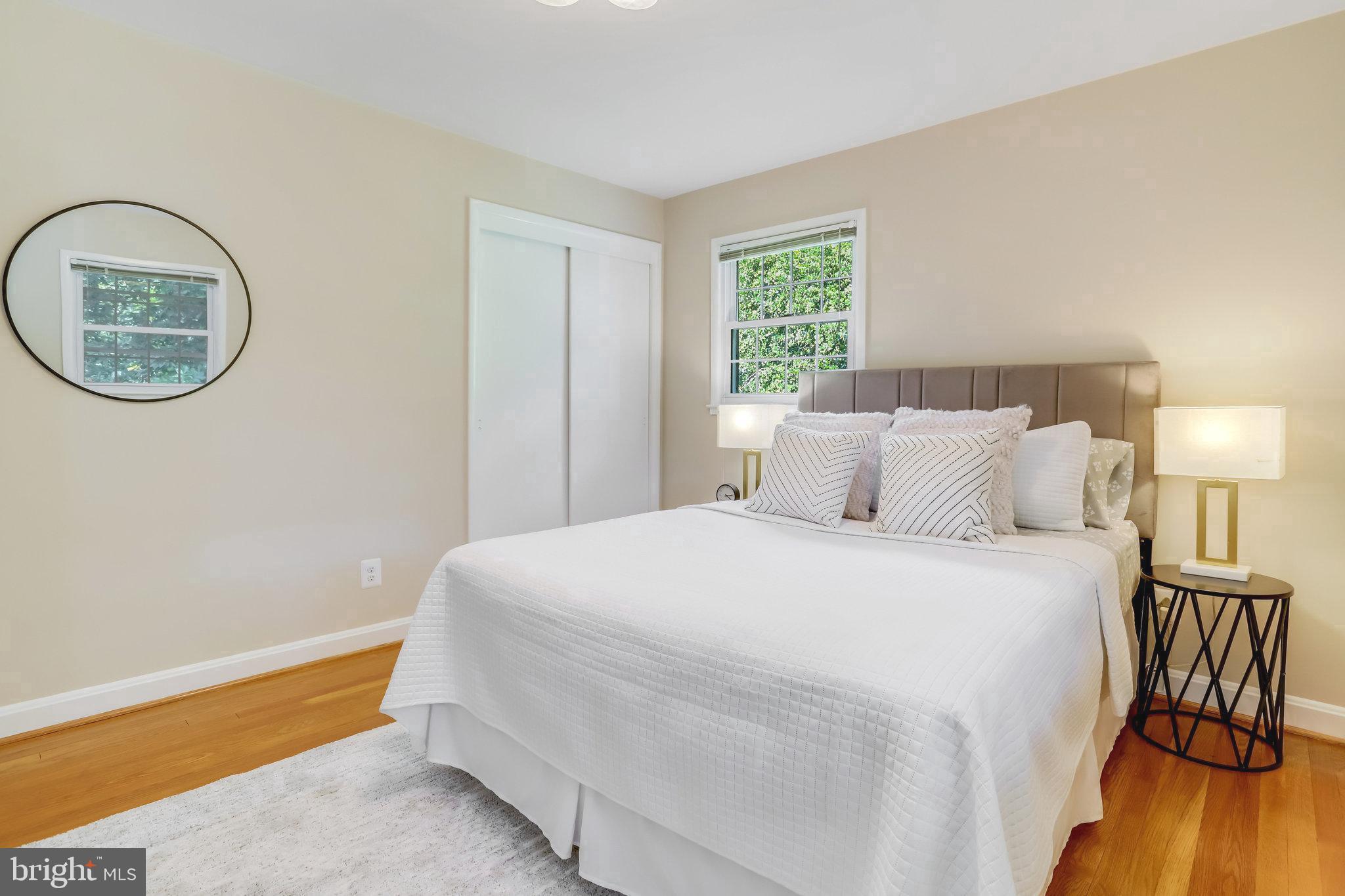 LINCOLNIA HILLS - Residential