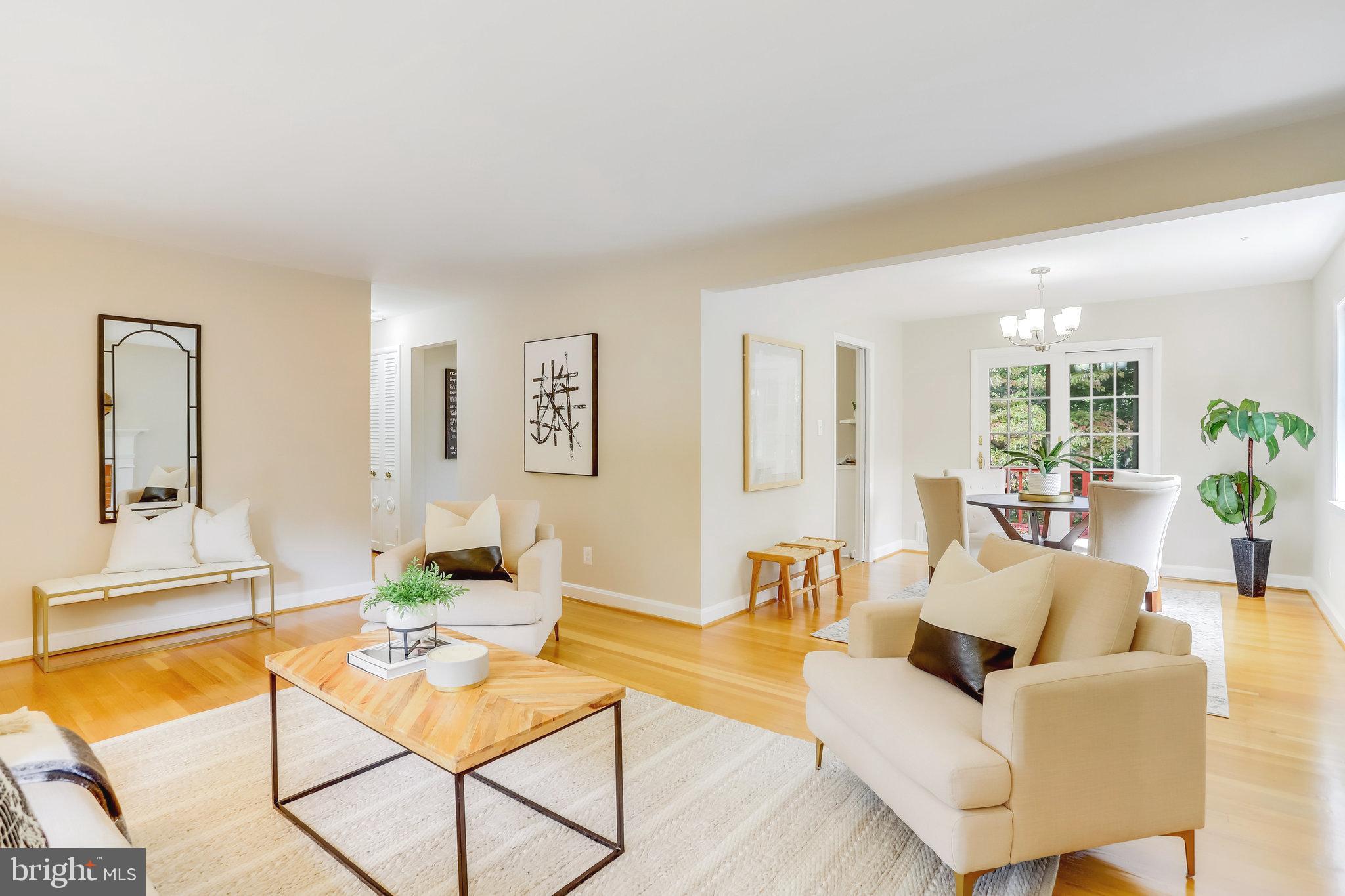 LINCOLNIA HILLS - Residential