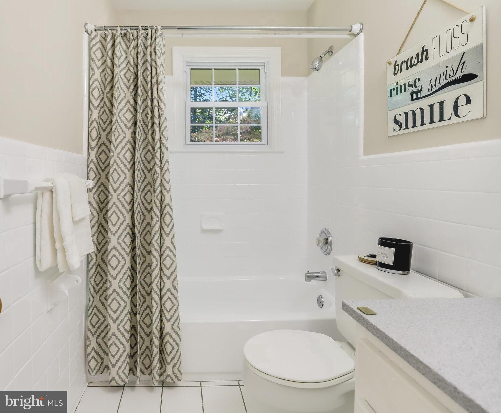 LINCOLNIA HILLS - Residential