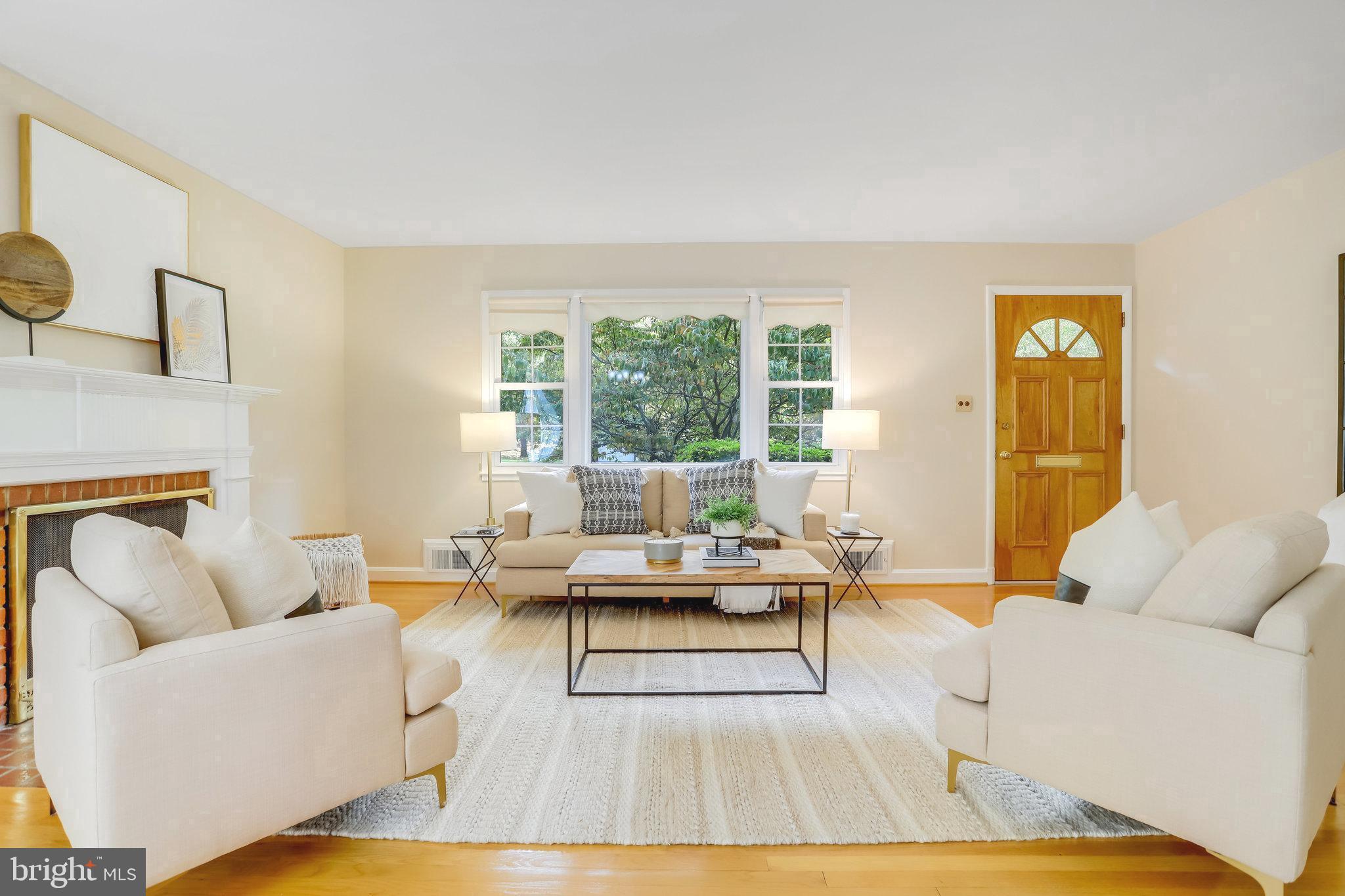 LINCOLNIA HILLS - Residential