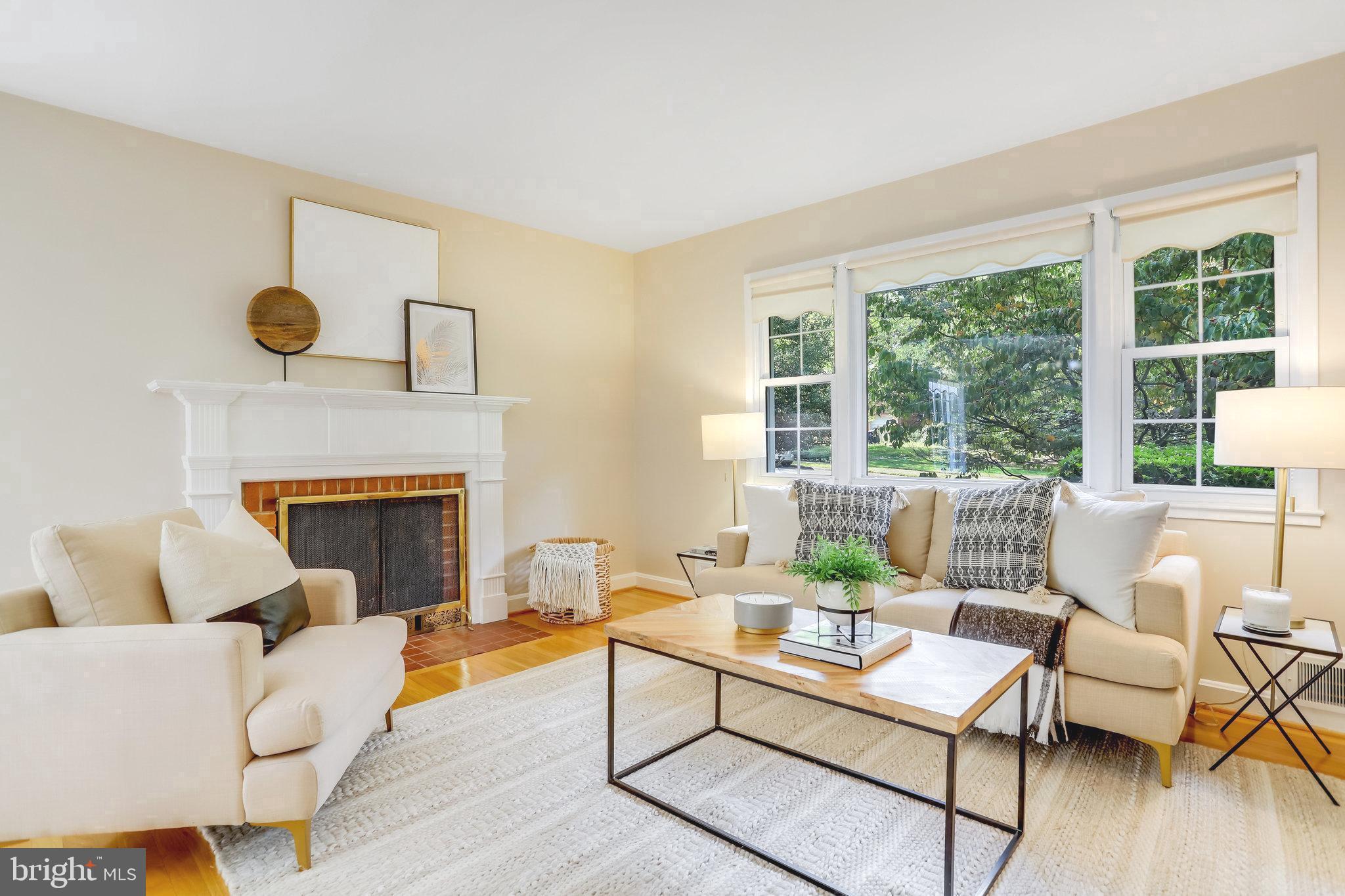 LINCOLNIA HILLS - Residential