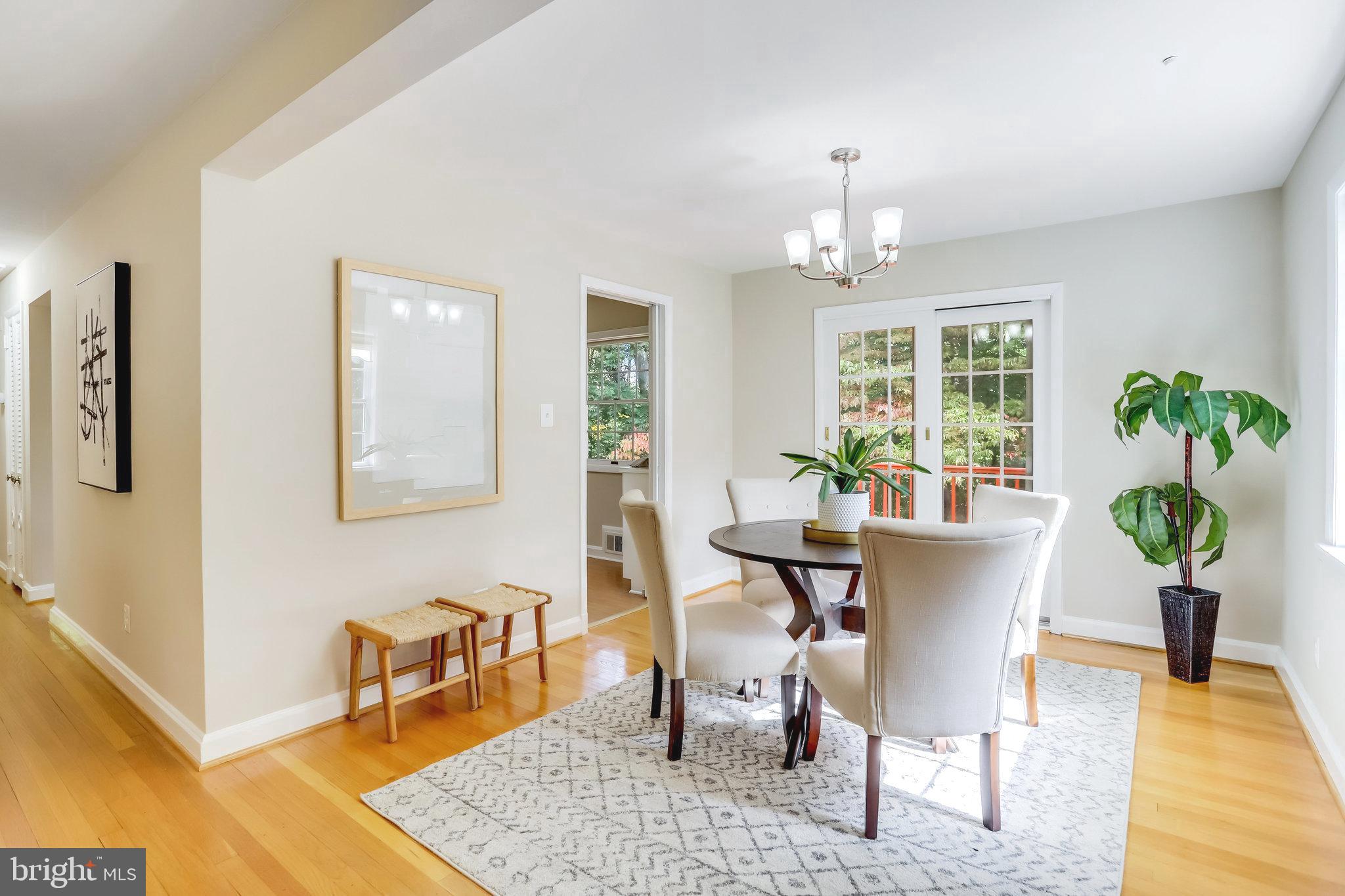 LINCOLNIA HILLS - Residential