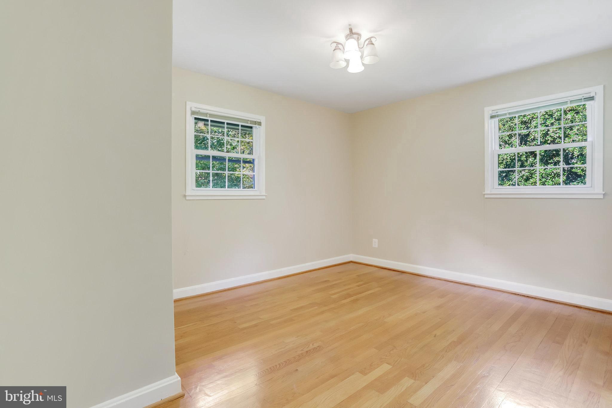 LINCOLNIA HILLS - Residential