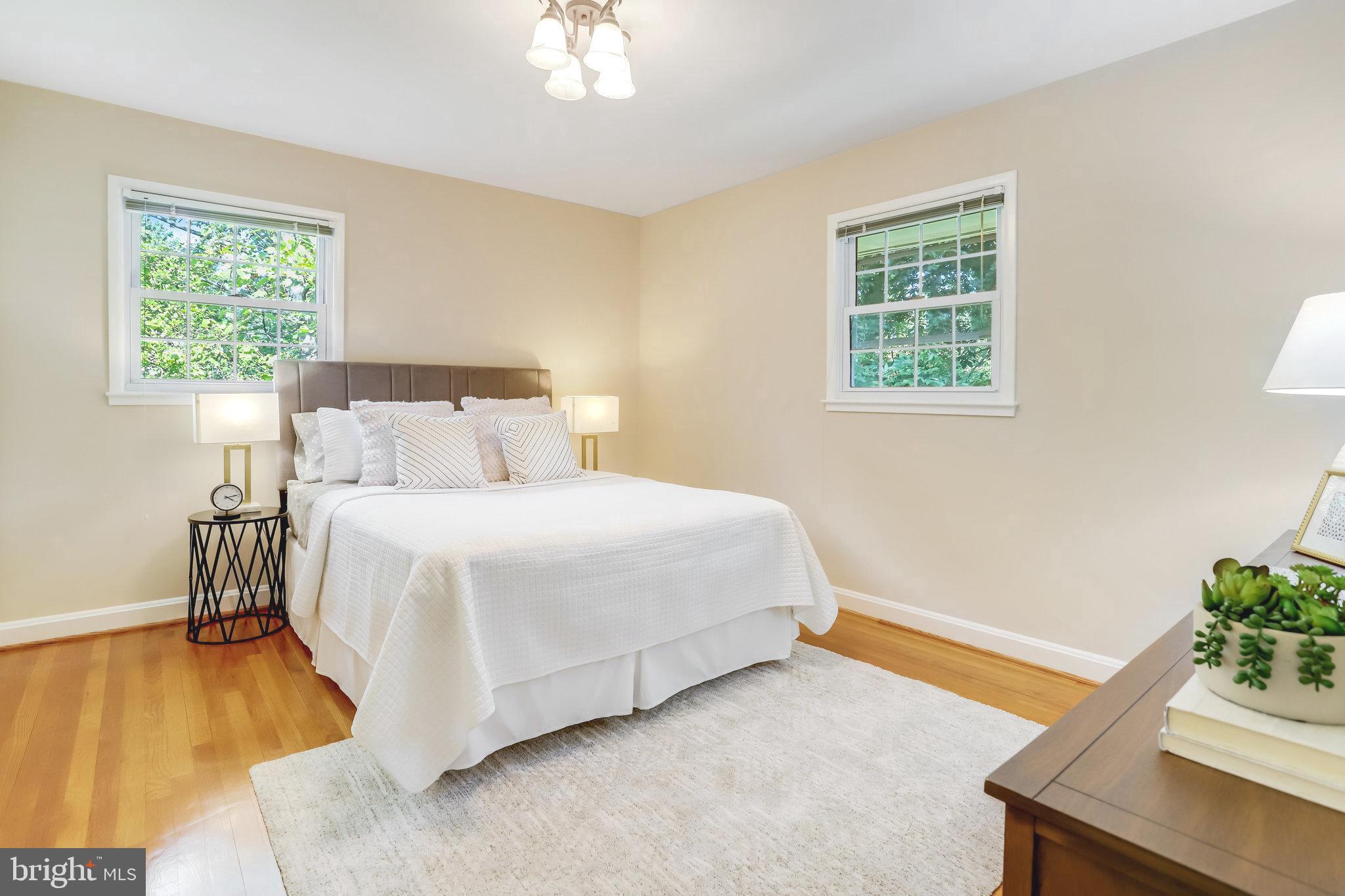 LINCOLNIA HILLS - Residential