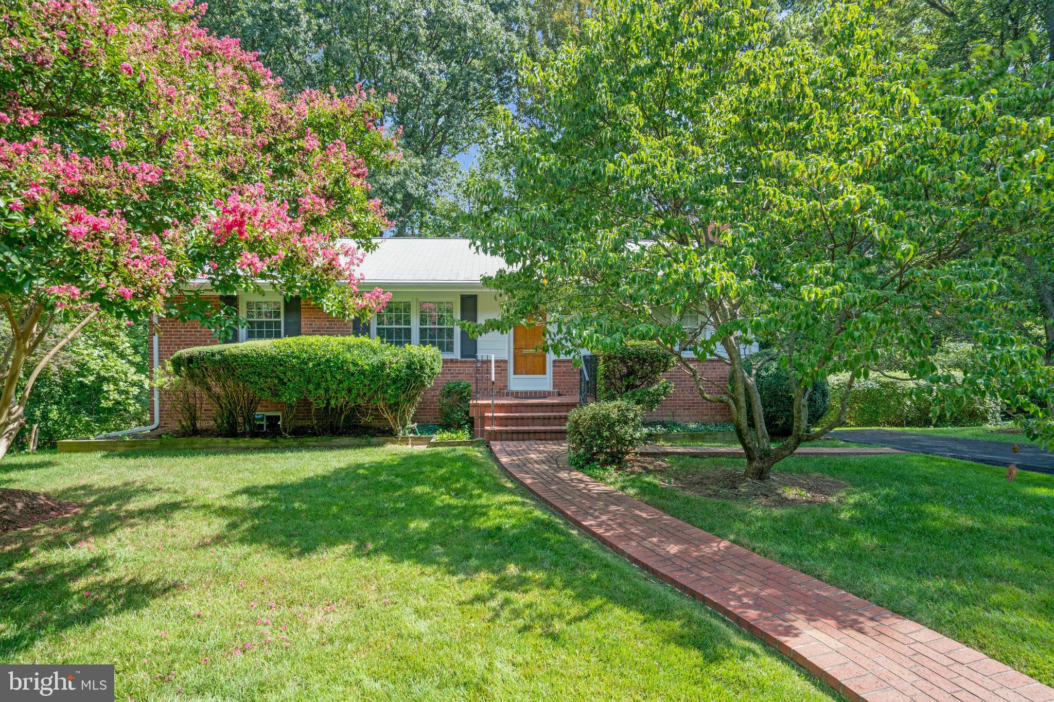 LINCOLNIA HILLS - Residential