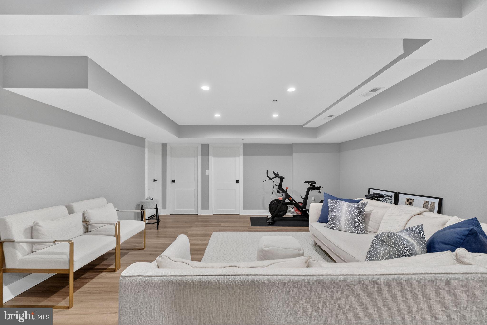 PINEHURST VILLAGE - Residential