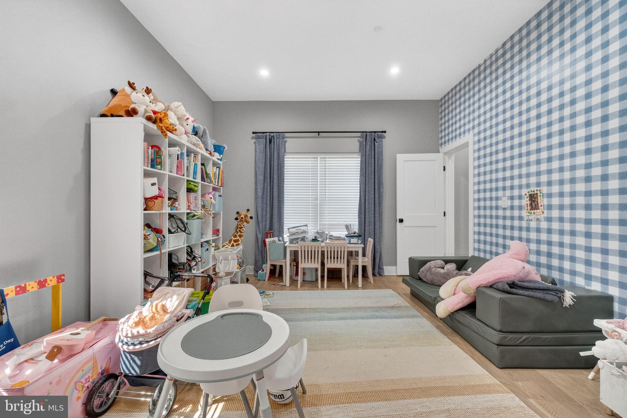 PINEHURST VILLAGE - Residential