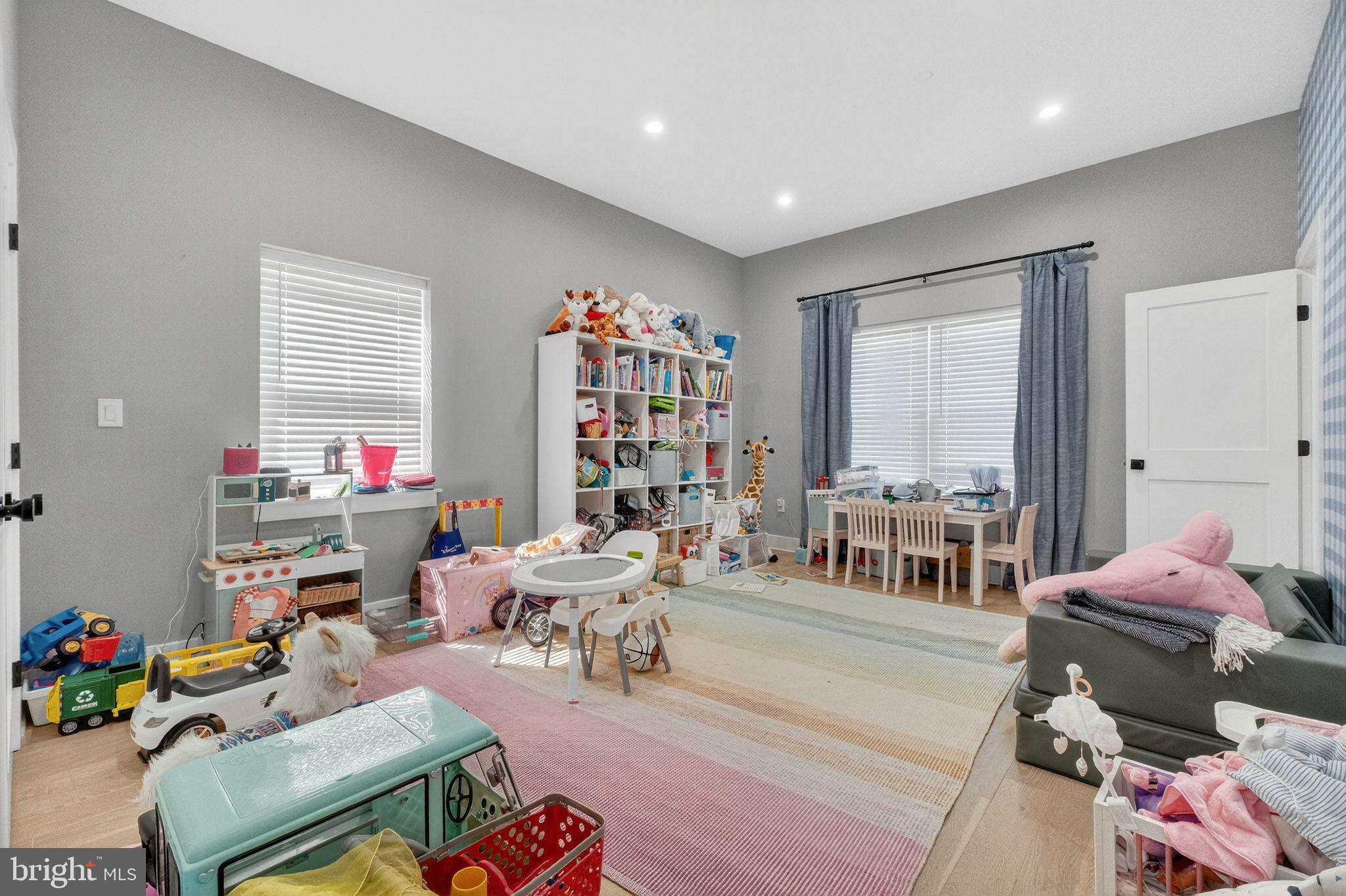 PINEHURST VILLAGE - Residential