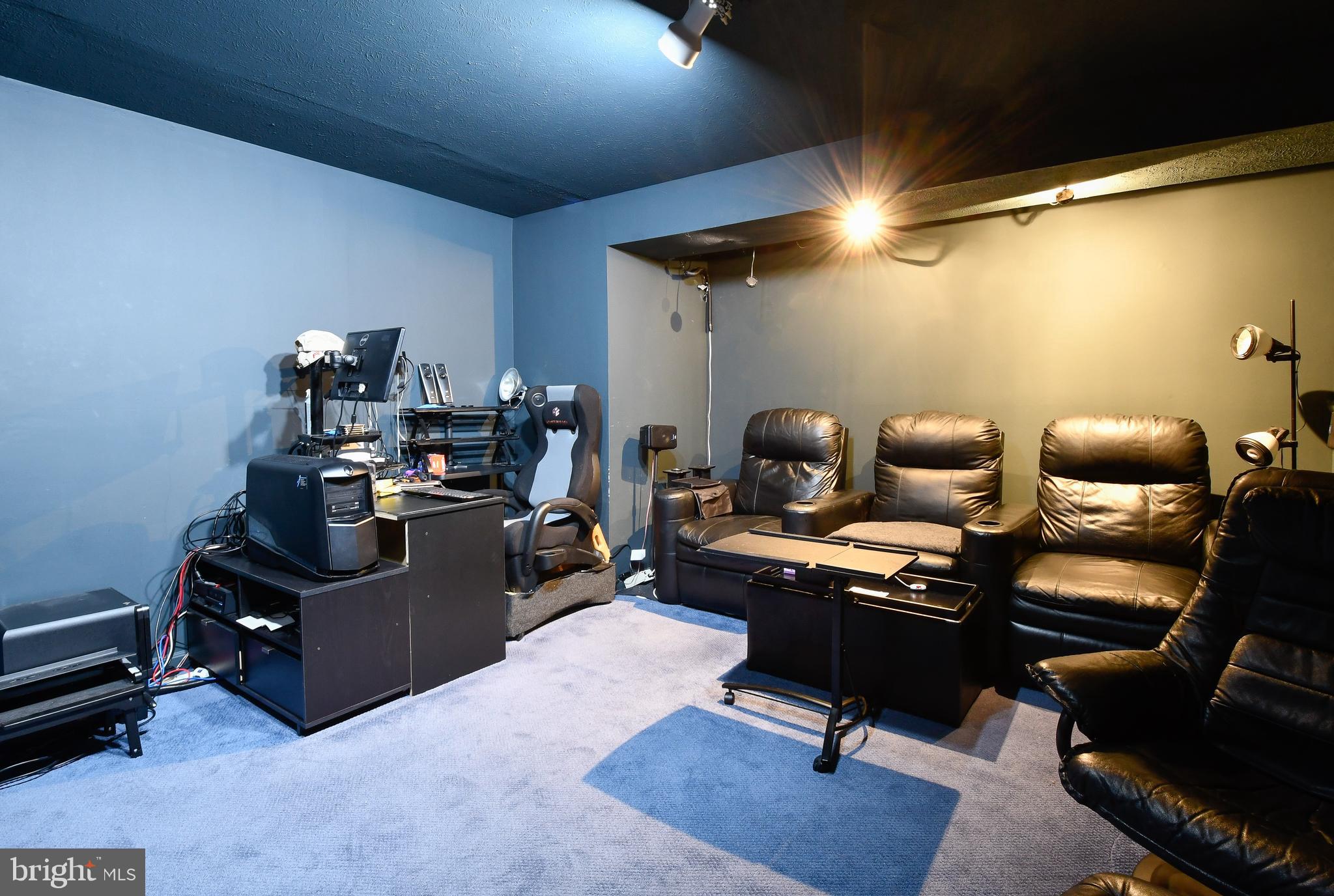 SHEFFIELD MANOR - Residential Lease