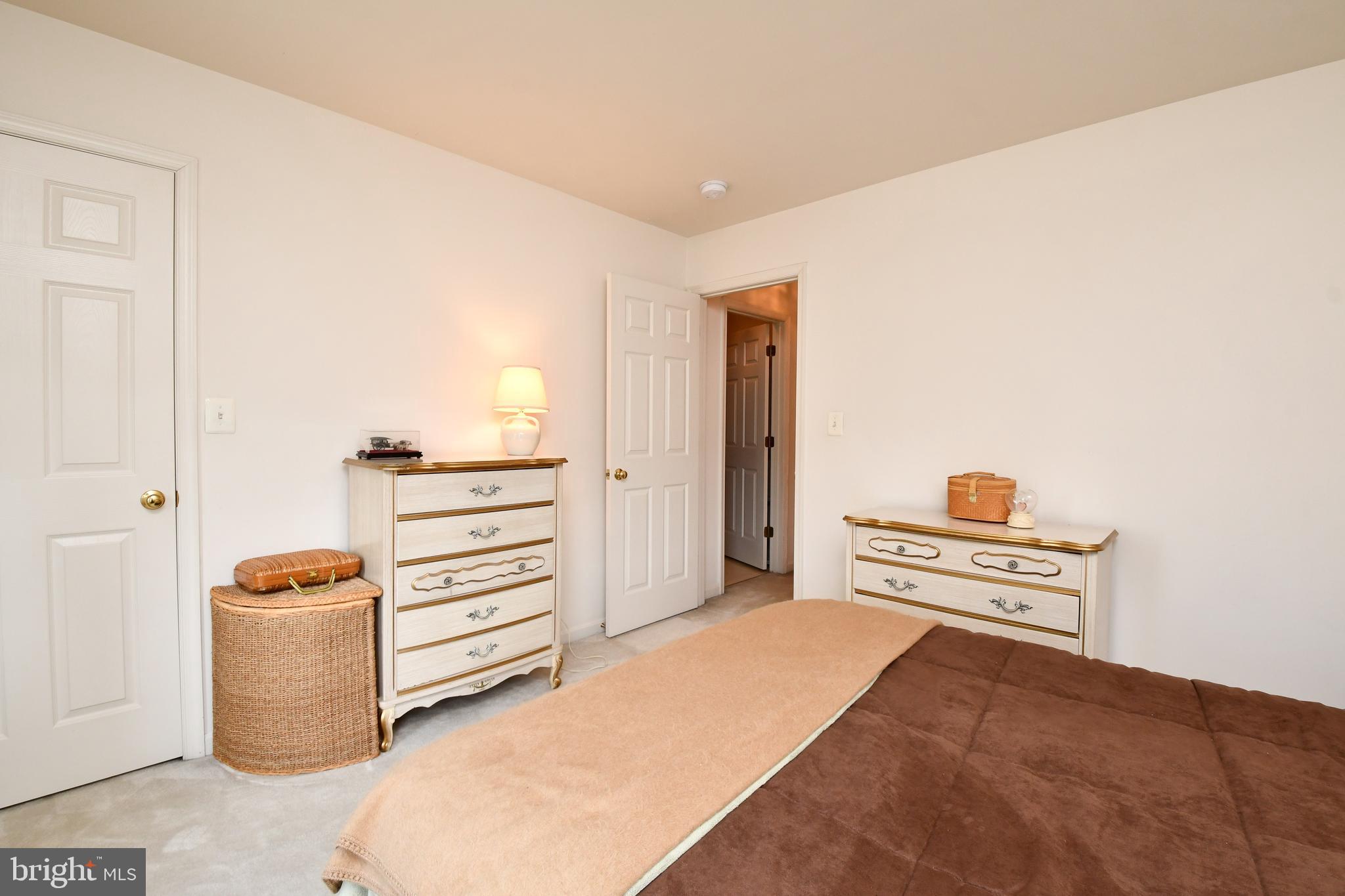 SHEFFIELD MANOR - Residential Lease