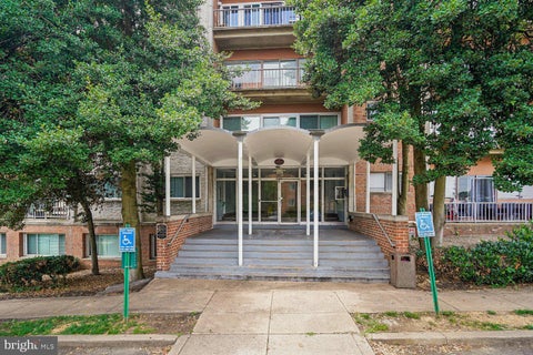 Photo of 431 N Armistead Street #604, ALEXANDRIA, VA 22312 (MLS # VAAX2063952)