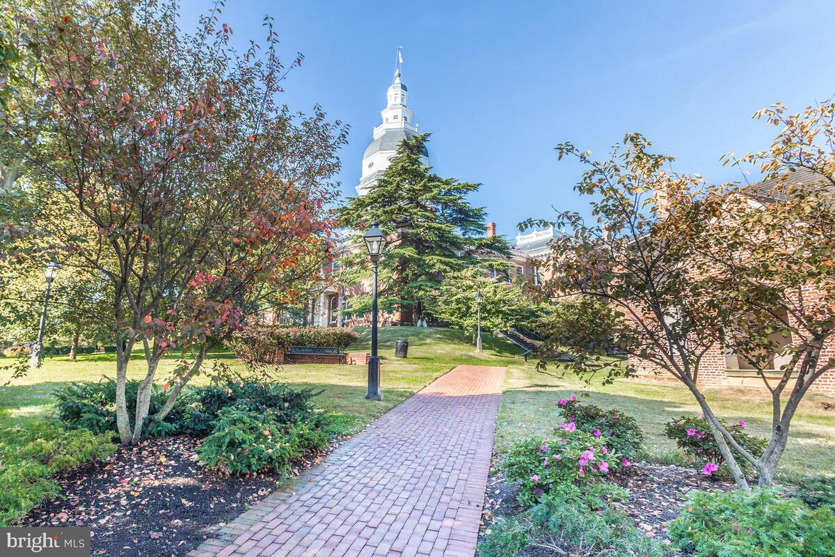 RIVA COMMONS - Residential Lease