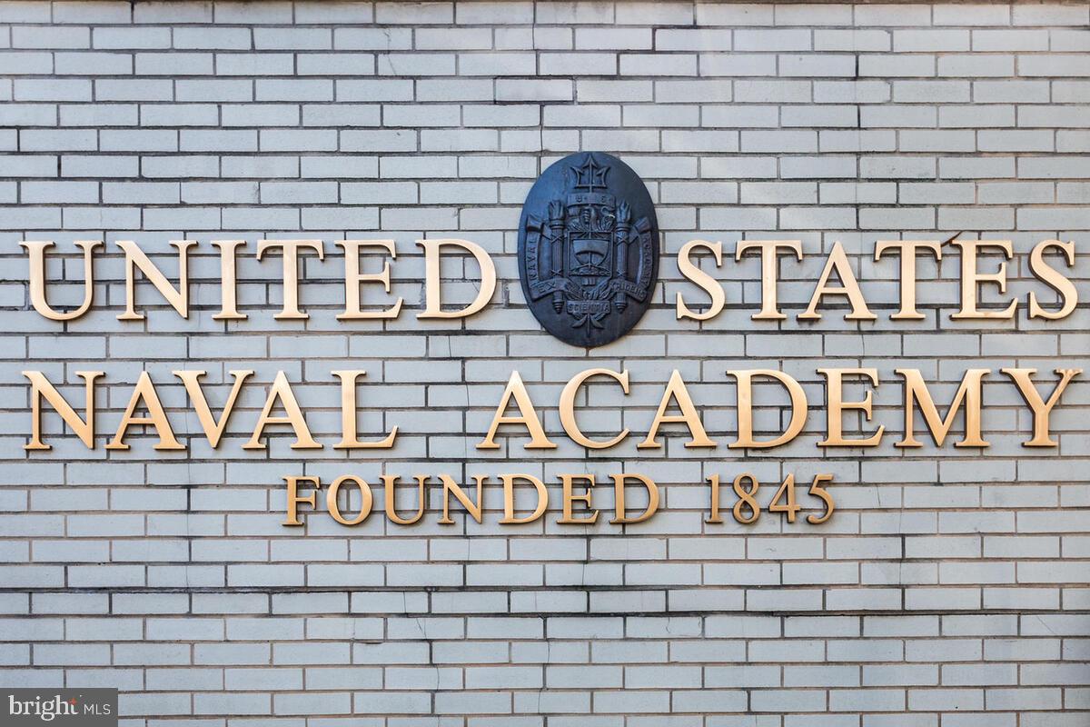 RIVA COMMONS - Residential Lease