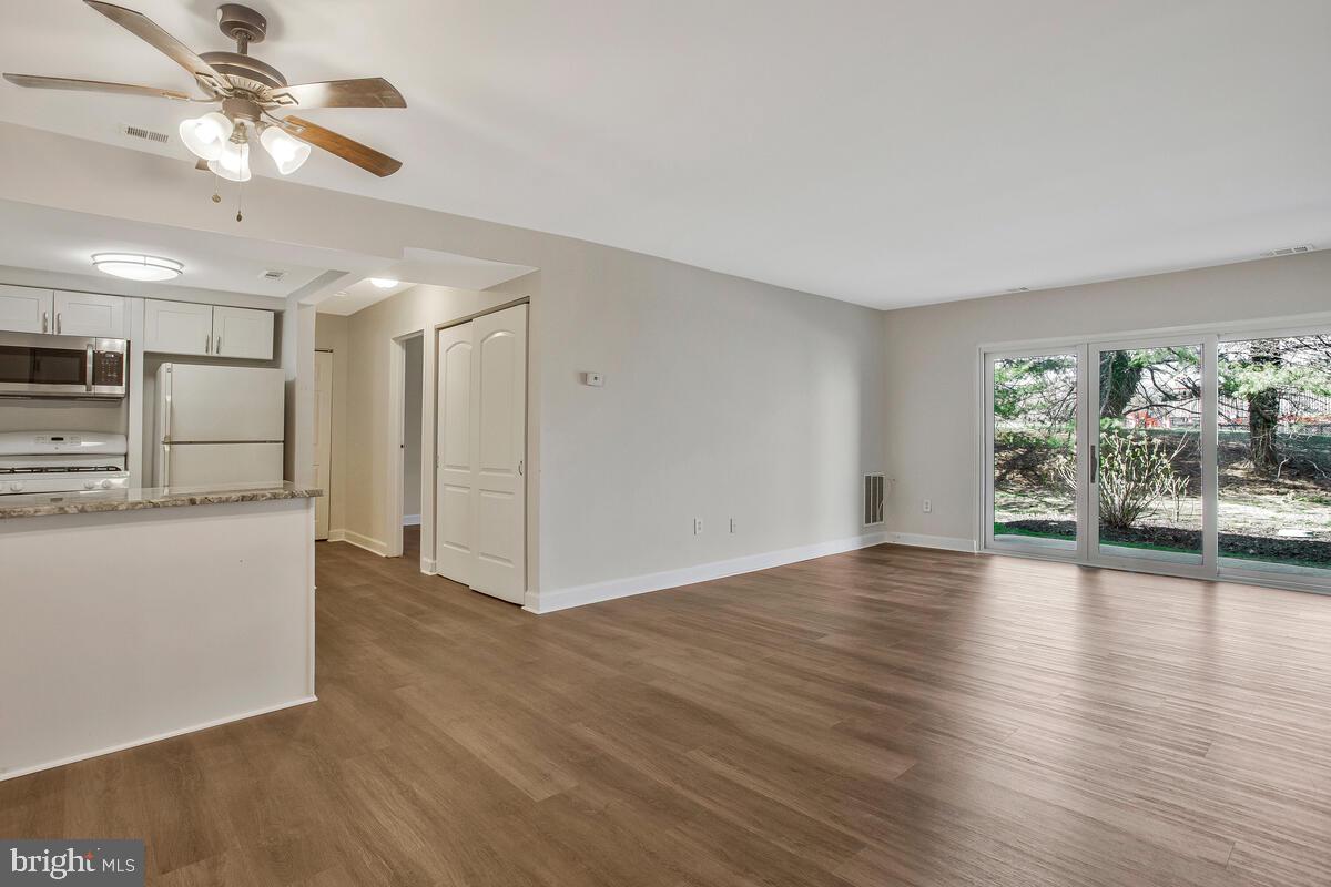 RIVA COMMONS - Residential Lease