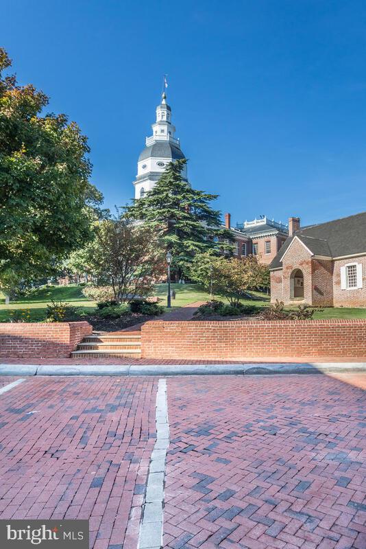 RIVA COMMONS - Residential Lease