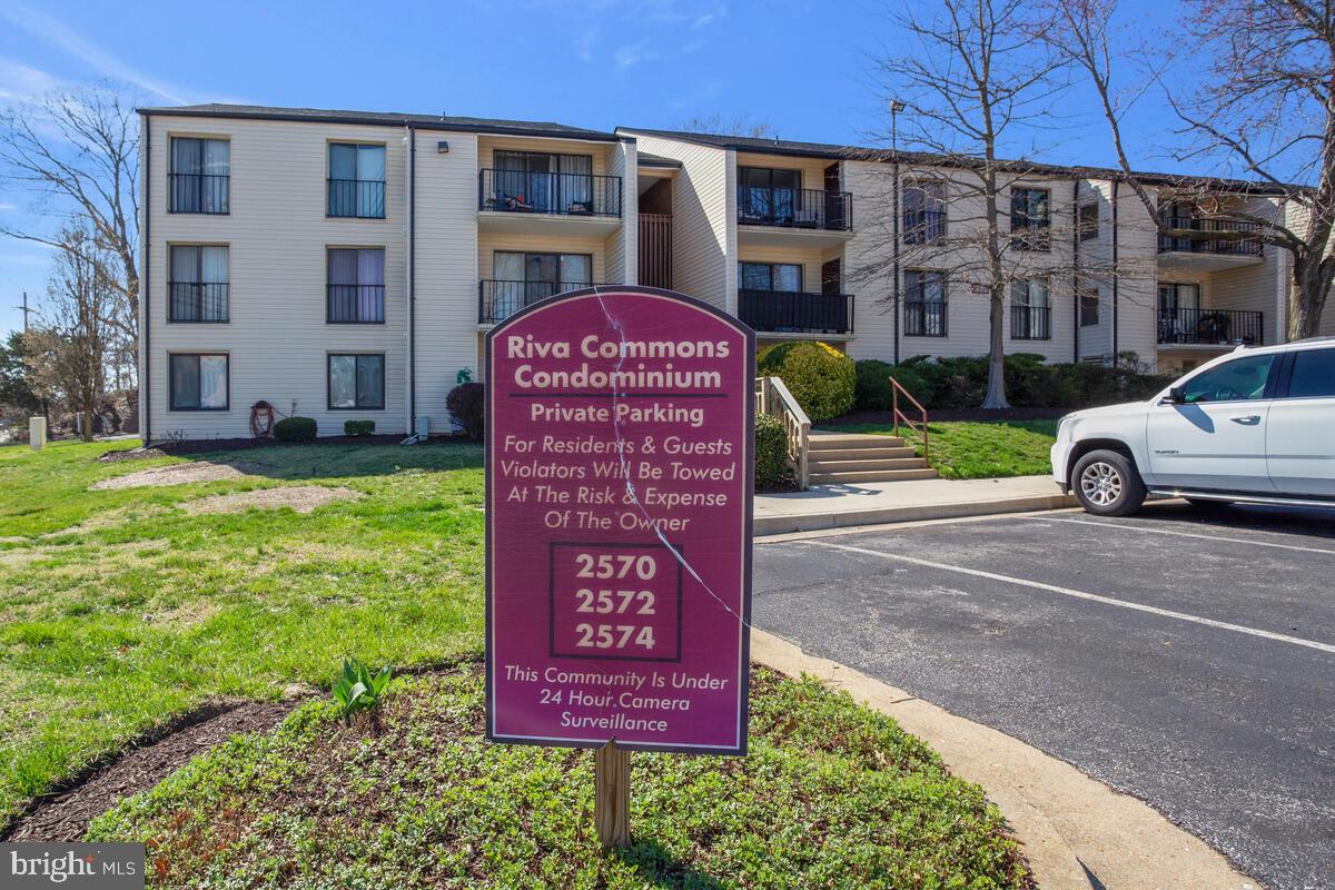 RIVA COMMONS - Residential Lease