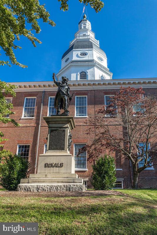 RIVA COMMONS - Residential Lease