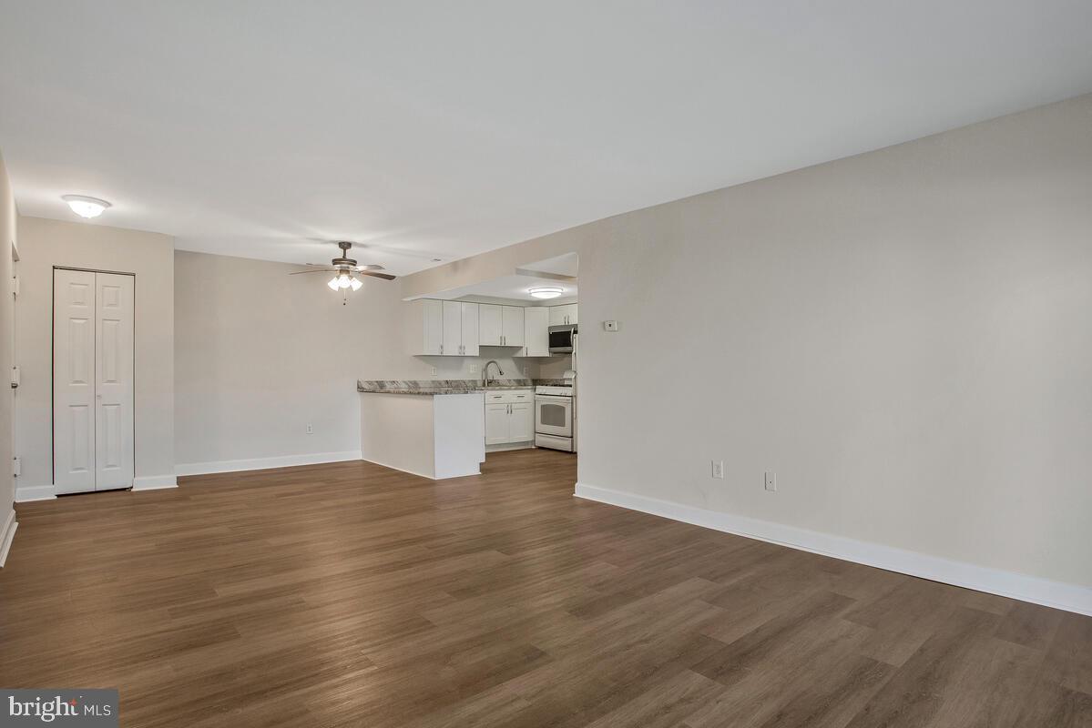 RIVA COMMONS - Residential Lease