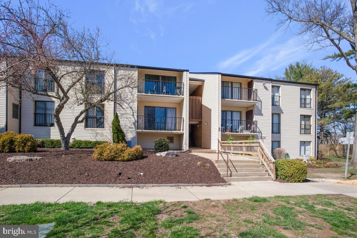 Move in immediately and take in the Annapolis lifestyle! Convenient to everything you’ll ever need, this condo offers a bright floorplan with a spacious living room and dining room, kitchen with granite countertops, newer appliances, freshly painted, brand new LVP flooring, and convenient laundry! Thel living room and bedroom have very nice sliders to entry level patios! The community offers a swimming pool and ample parking! Riva Commons is just minutes from 50, 97, and all major routes to D.C., Baltimore, and local military bases! Minimum 620 credit score, along with other application instructions. Renter's insurance required.