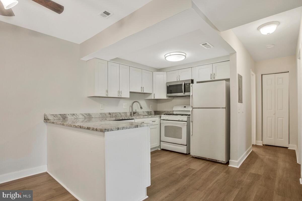 RIVA COMMONS - Residential Lease