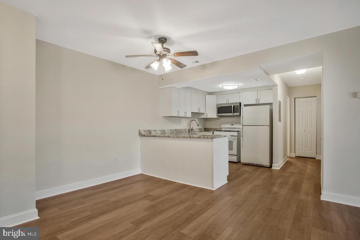 RIVA COMMONS - Residential Lease