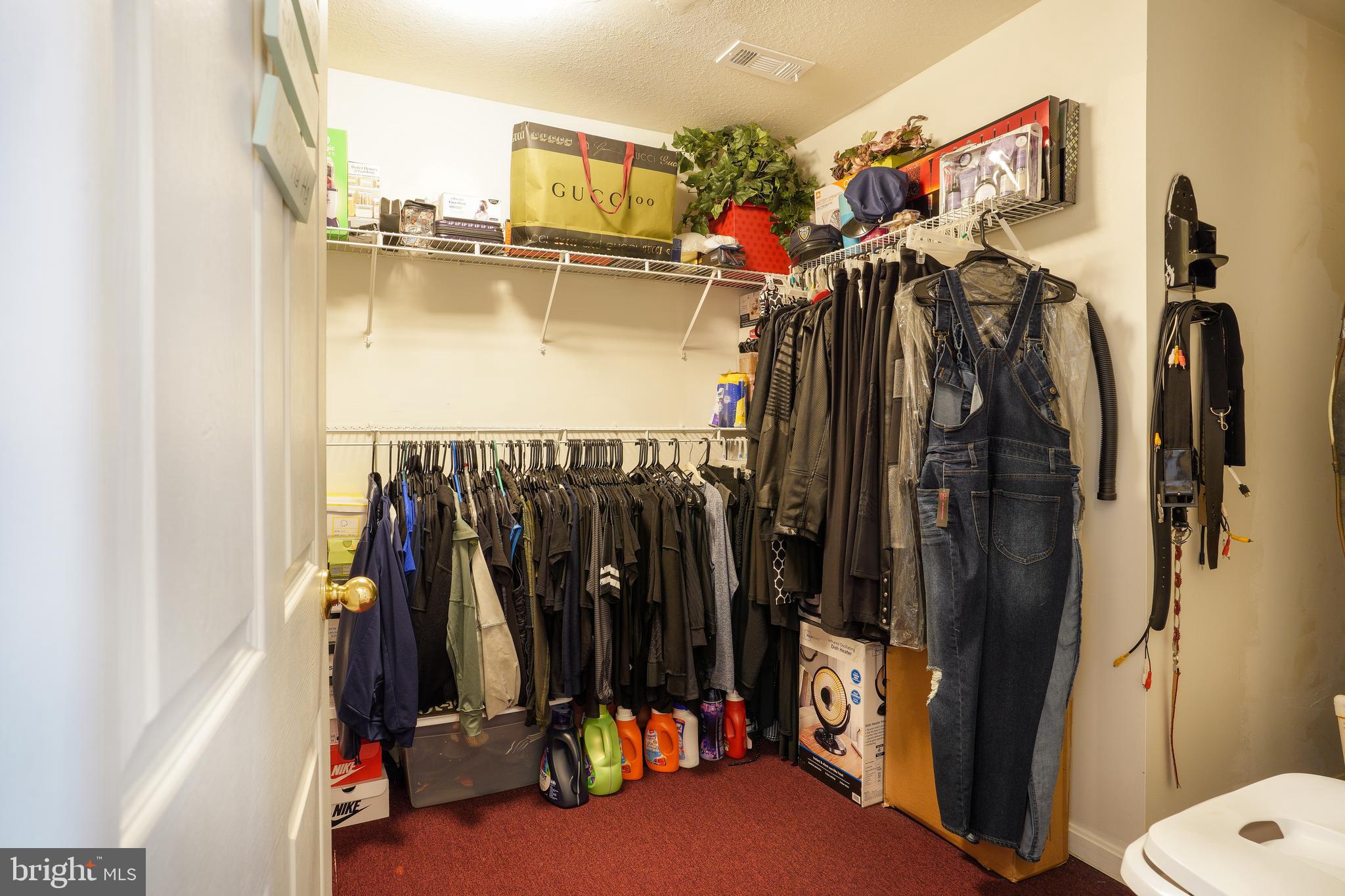 RUSSETT - Residential