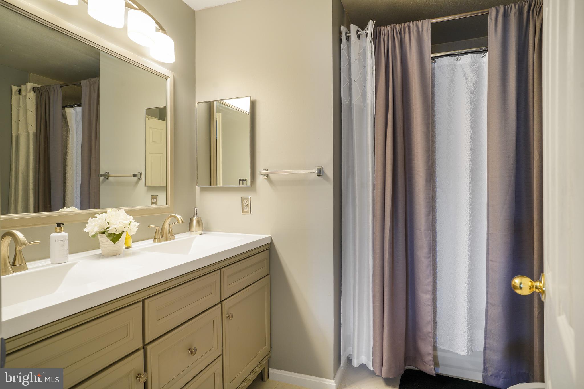 RUSSETT - Residential