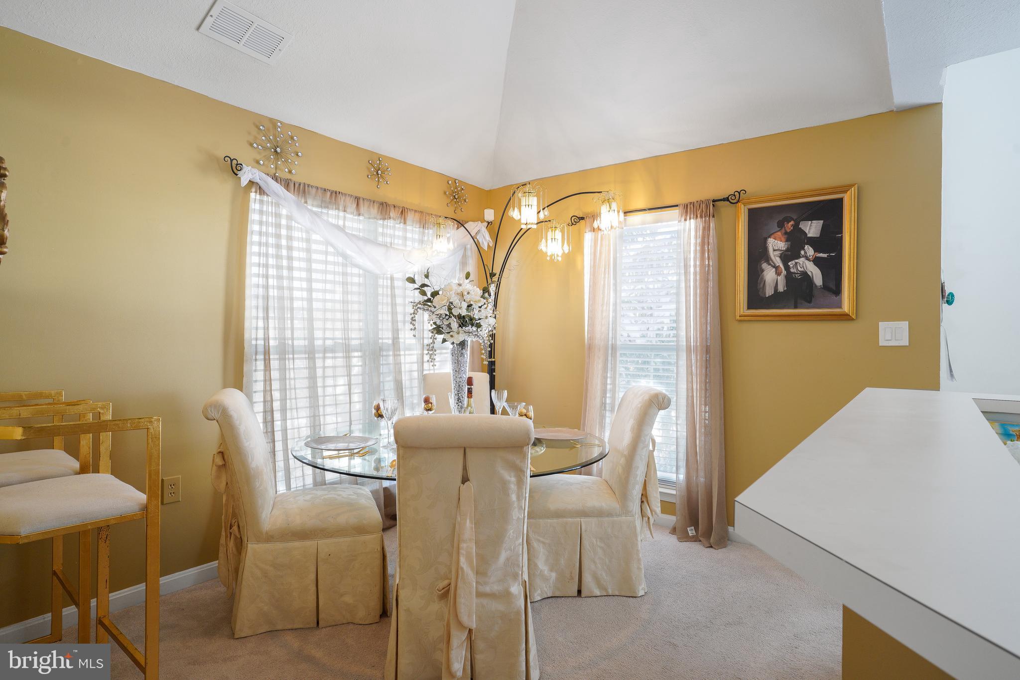 RUSSETT - Residential