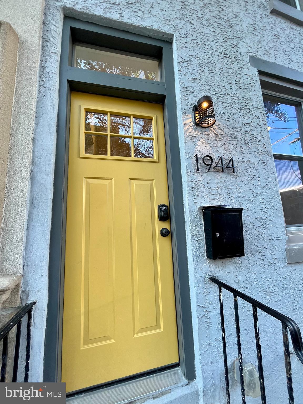 EAST KENSINGTON - Residential