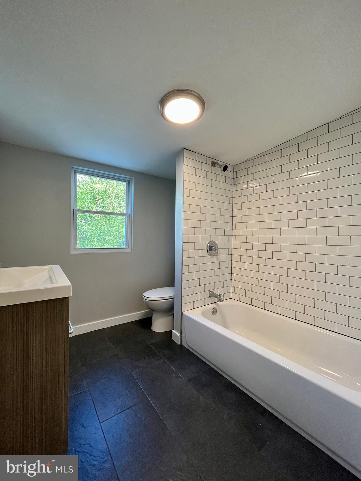 EAST KENSINGTON - Residential