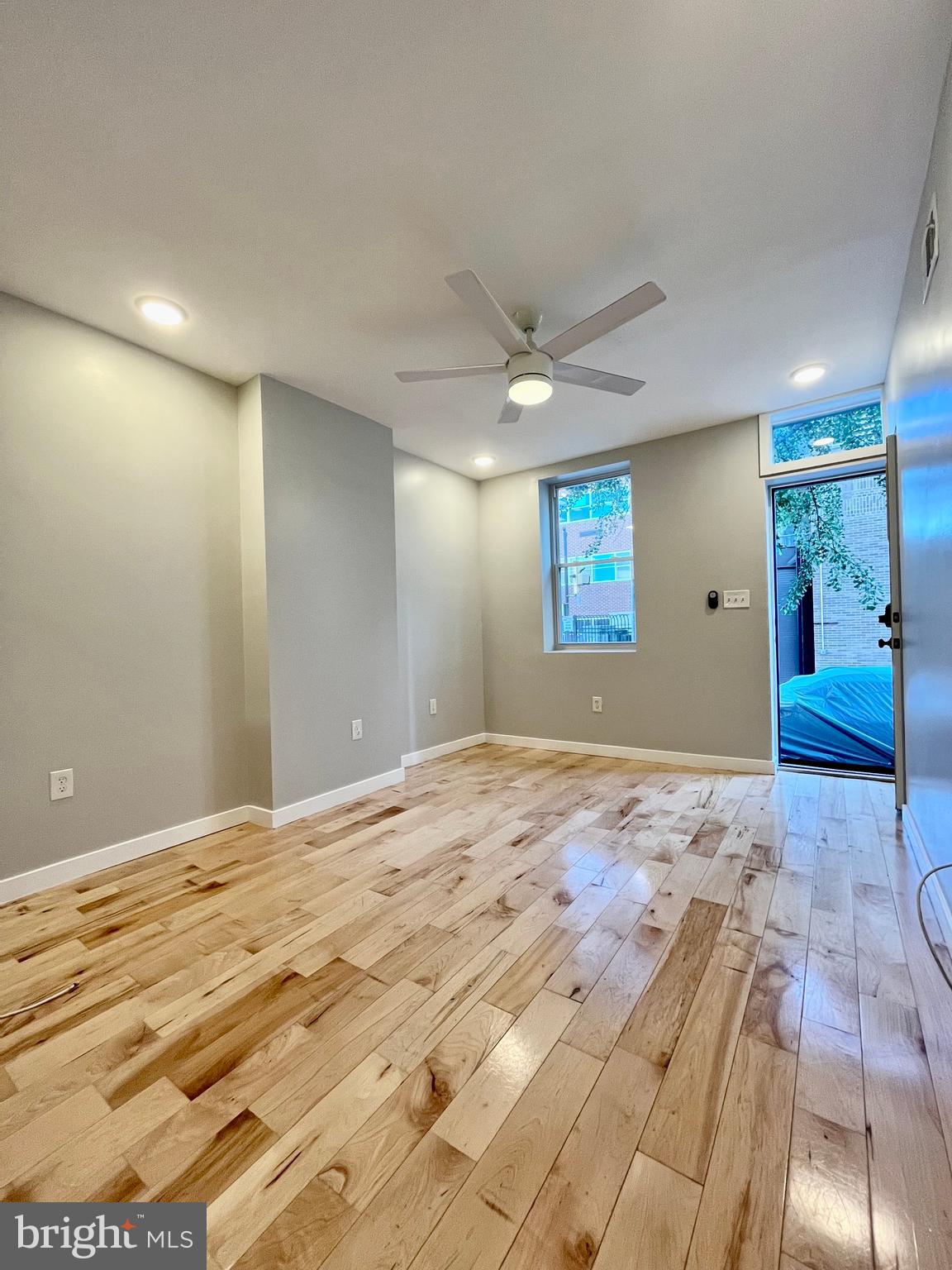 EAST KENSINGTON - Residential