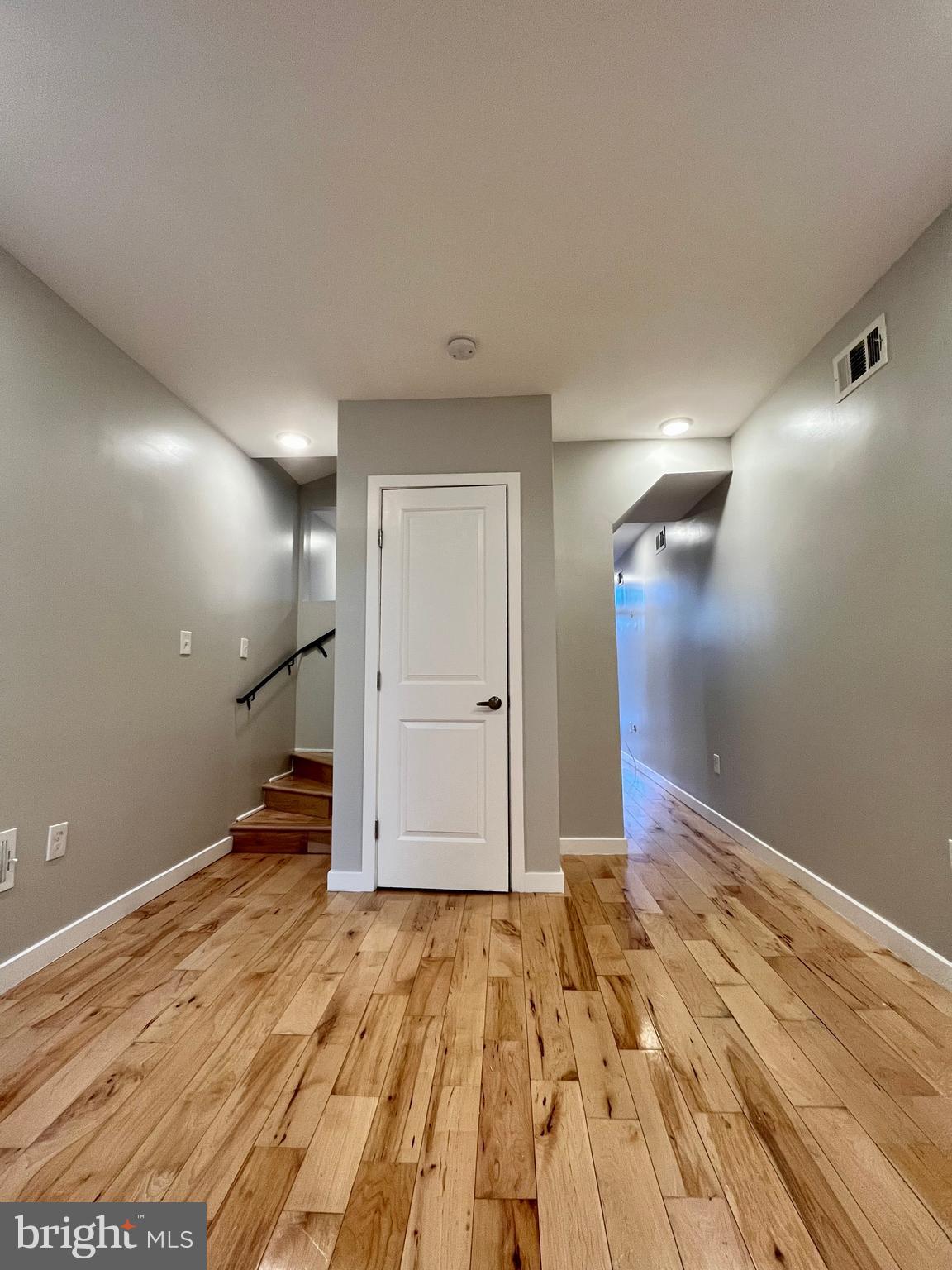 EAST KENSINGTON - Residential