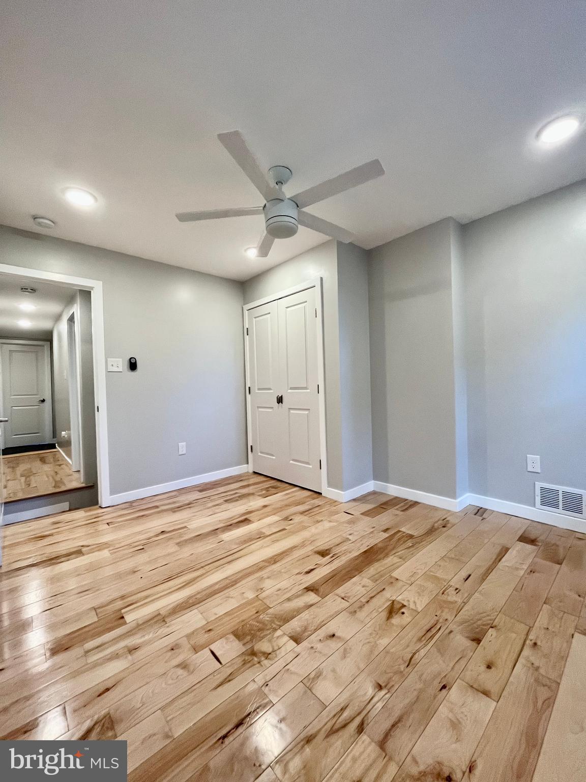 EAST KENSINGTON - Residential