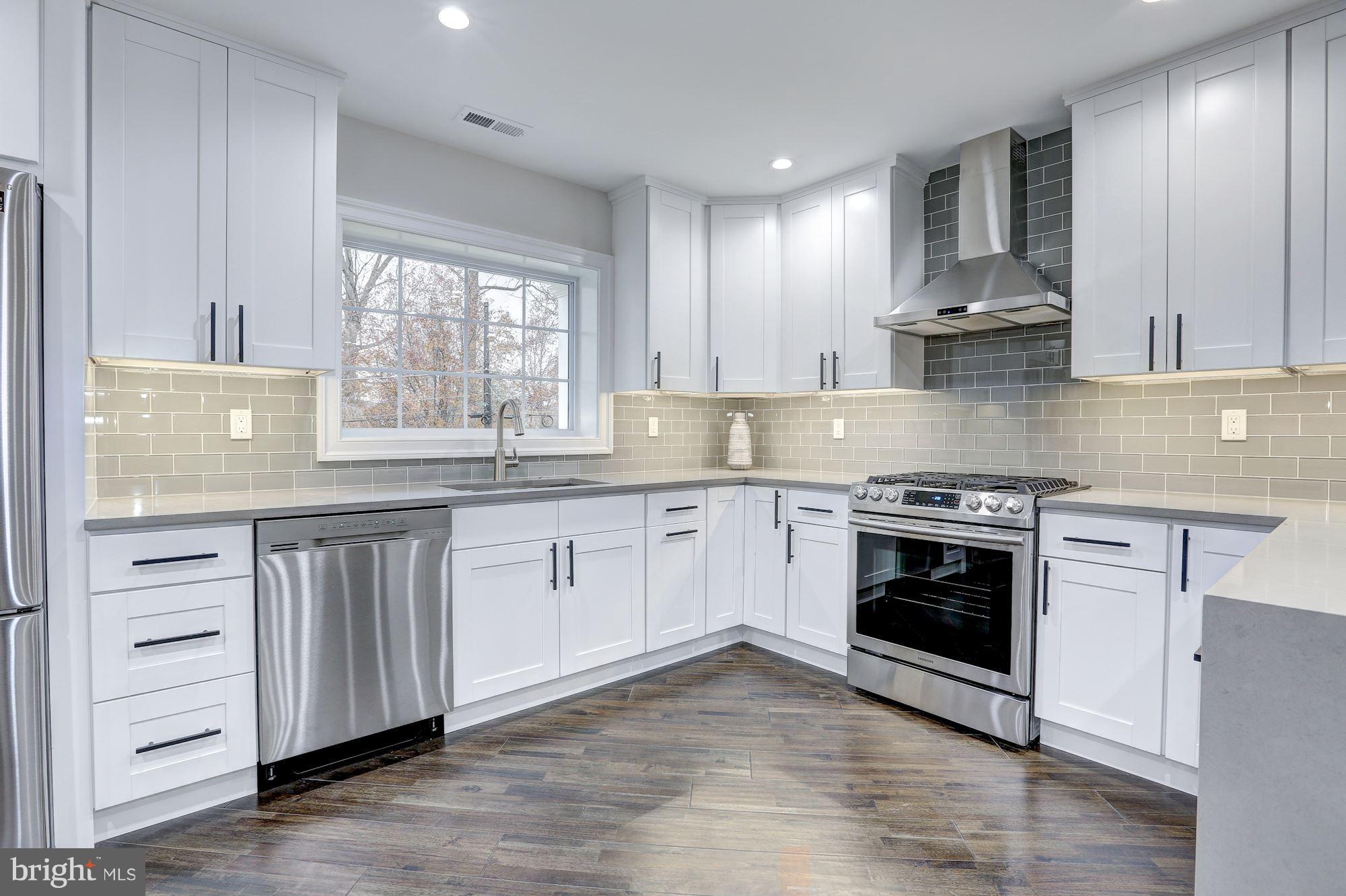 FOREST GLEN PARK - Residential