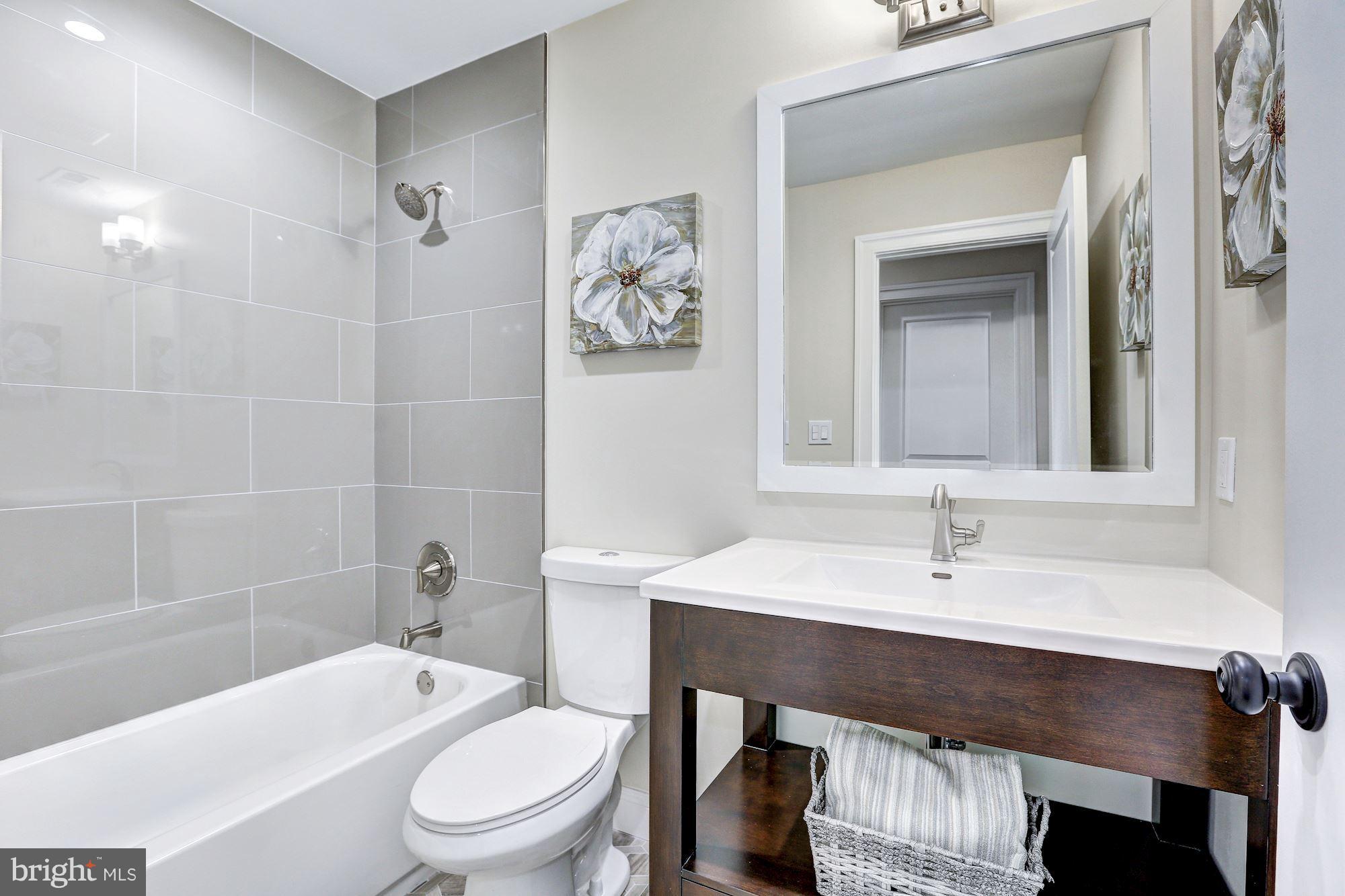 FOREST GLEN PARK - Residential