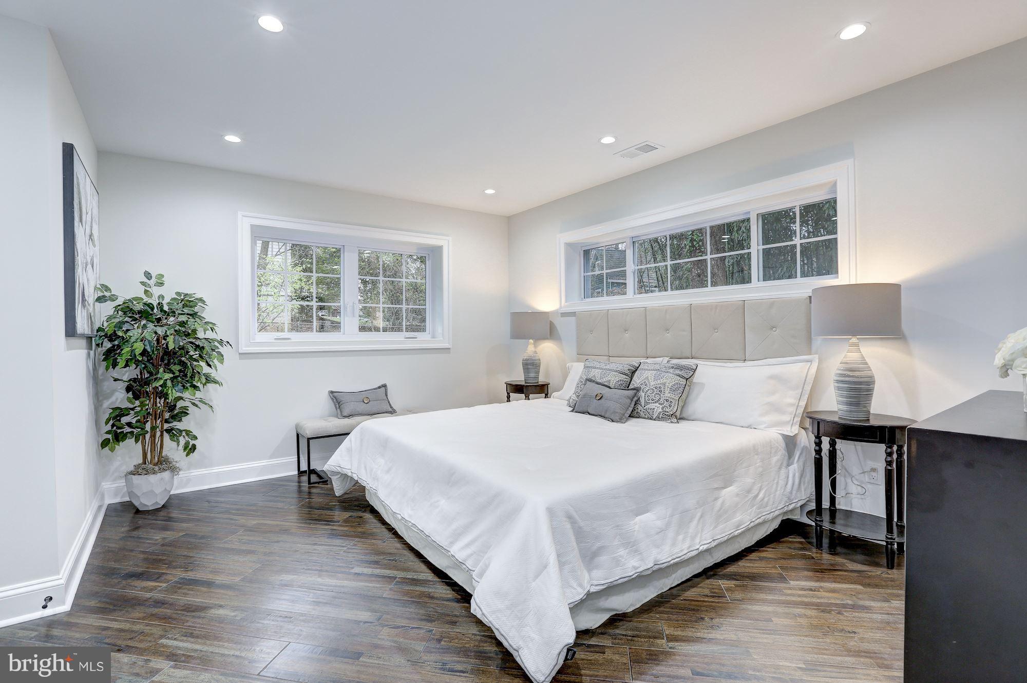 FOREST GLEN PARK - Residential