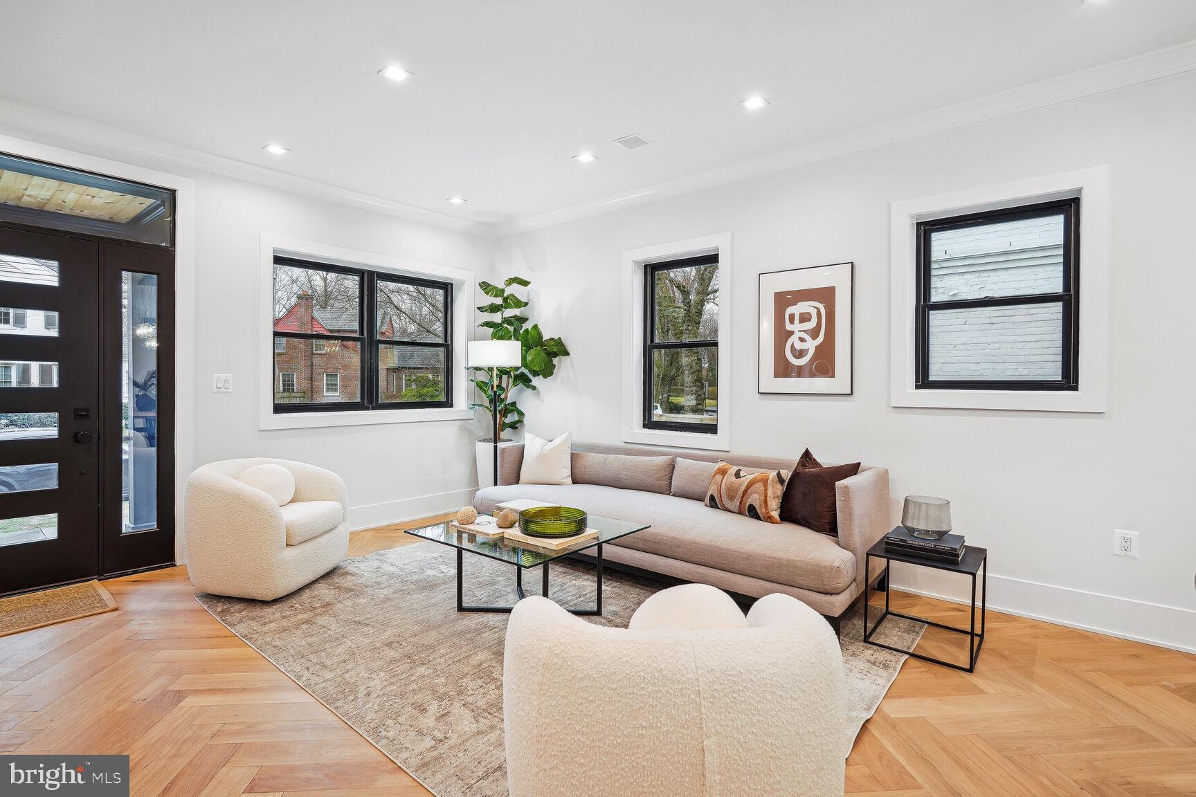 FRIENDSHIP HEIGHTS - Residential