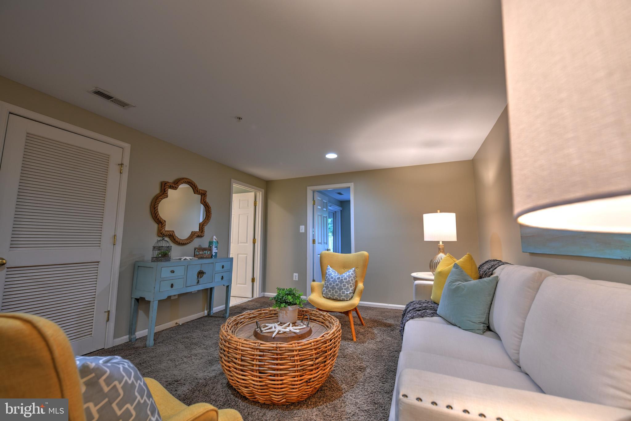 CROFTON MANOR - Residential