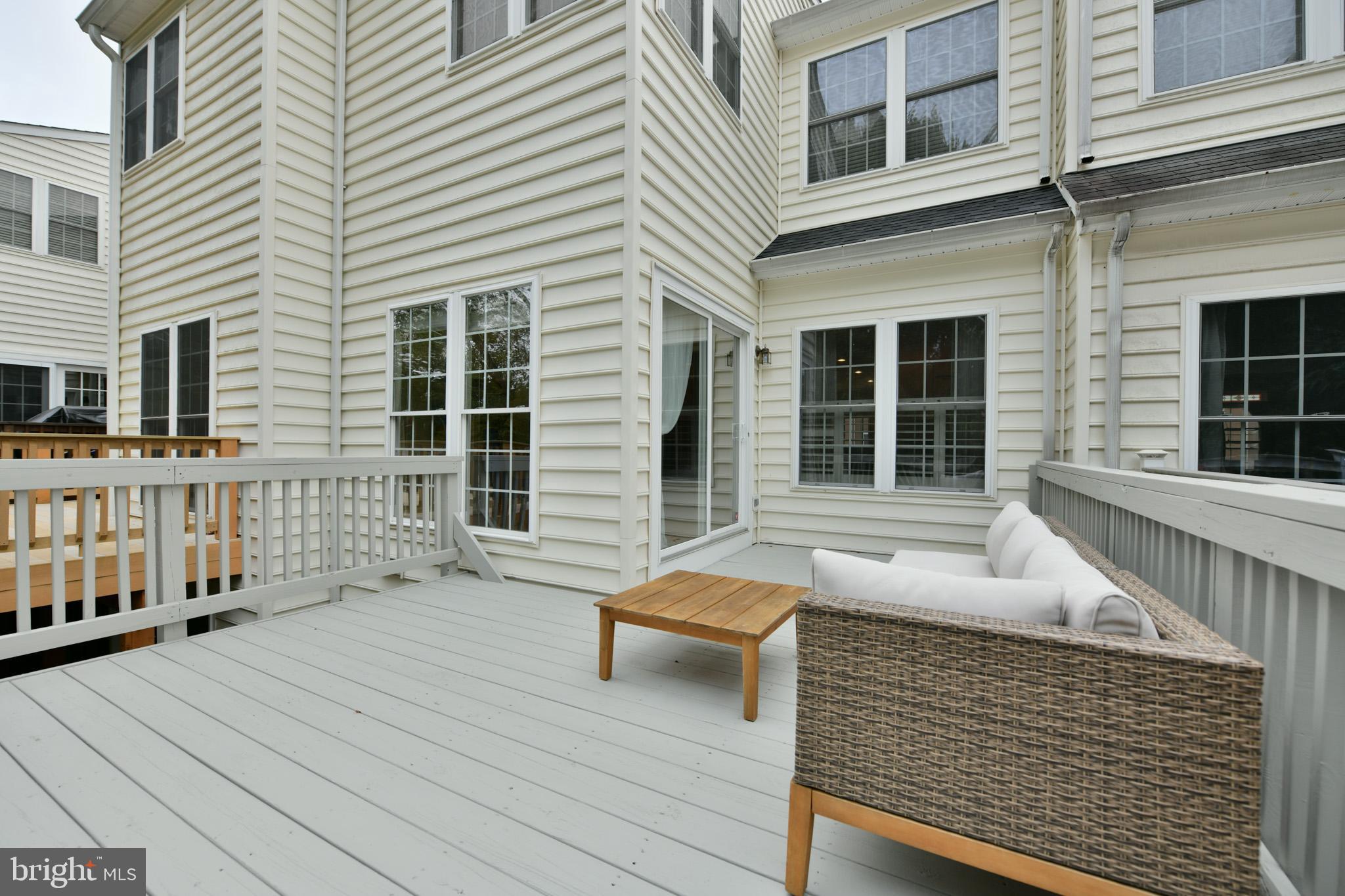 CROFTON MANOR - Residential