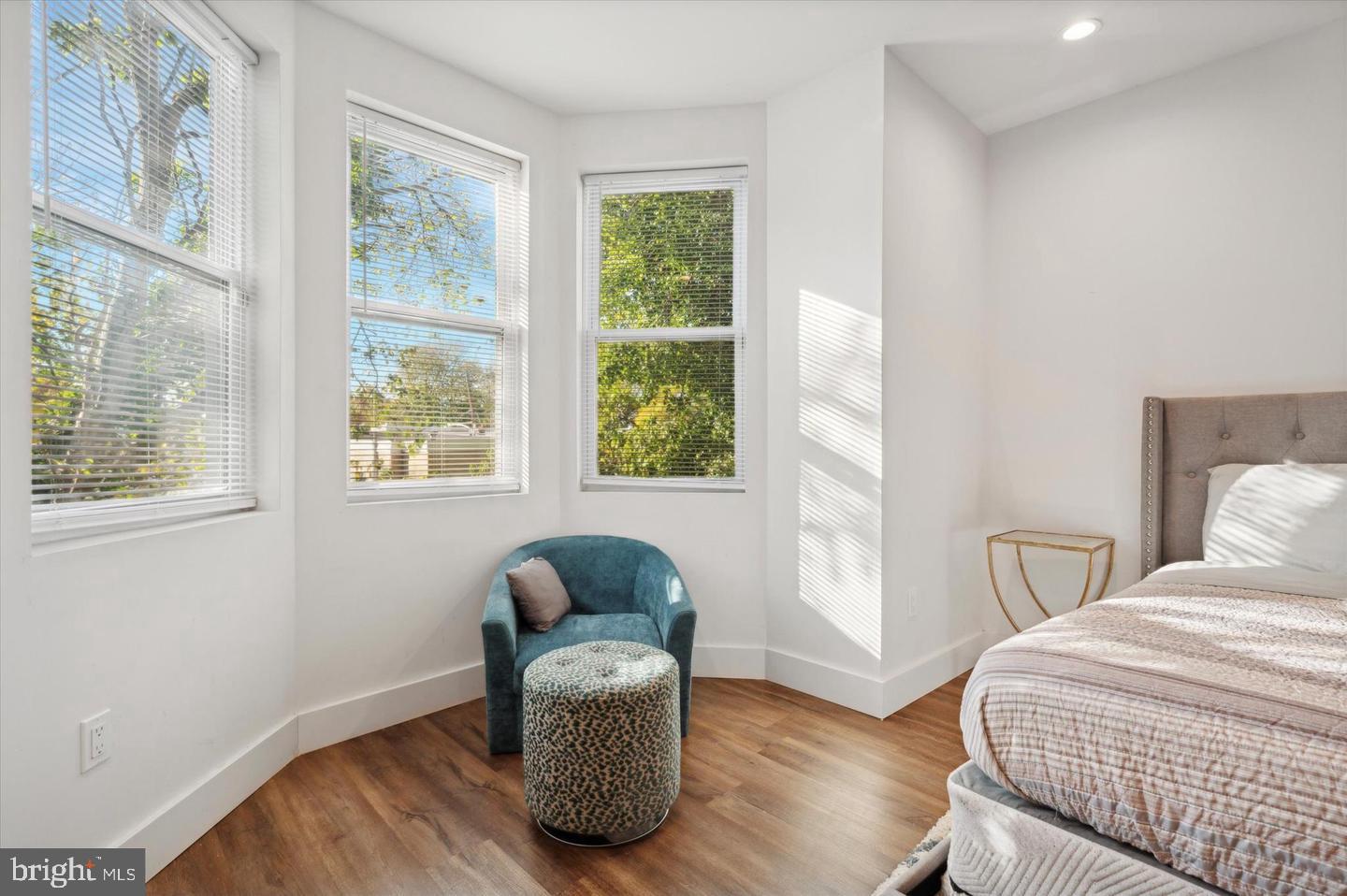 UNIVERSITY CITY - Residential Lease