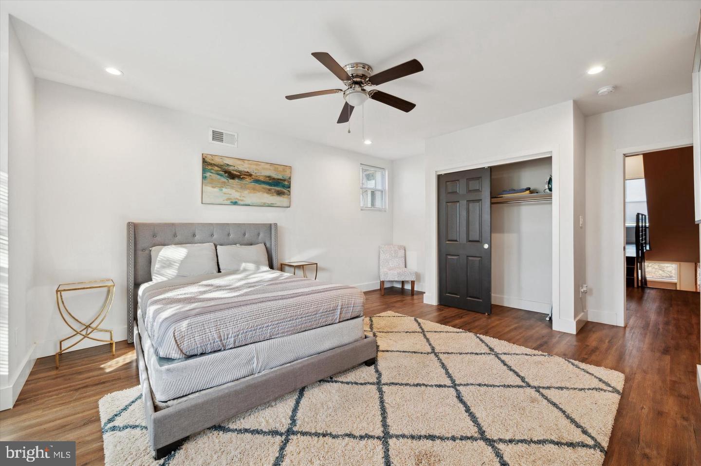 UNIVERSITY CITY - Residential Lease