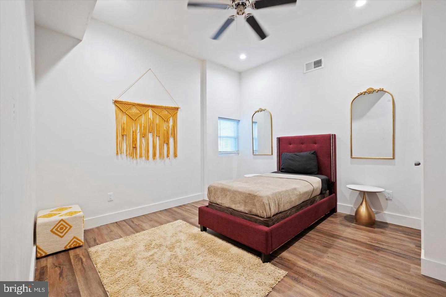 UNIVERSITY CITY - Residential Lease