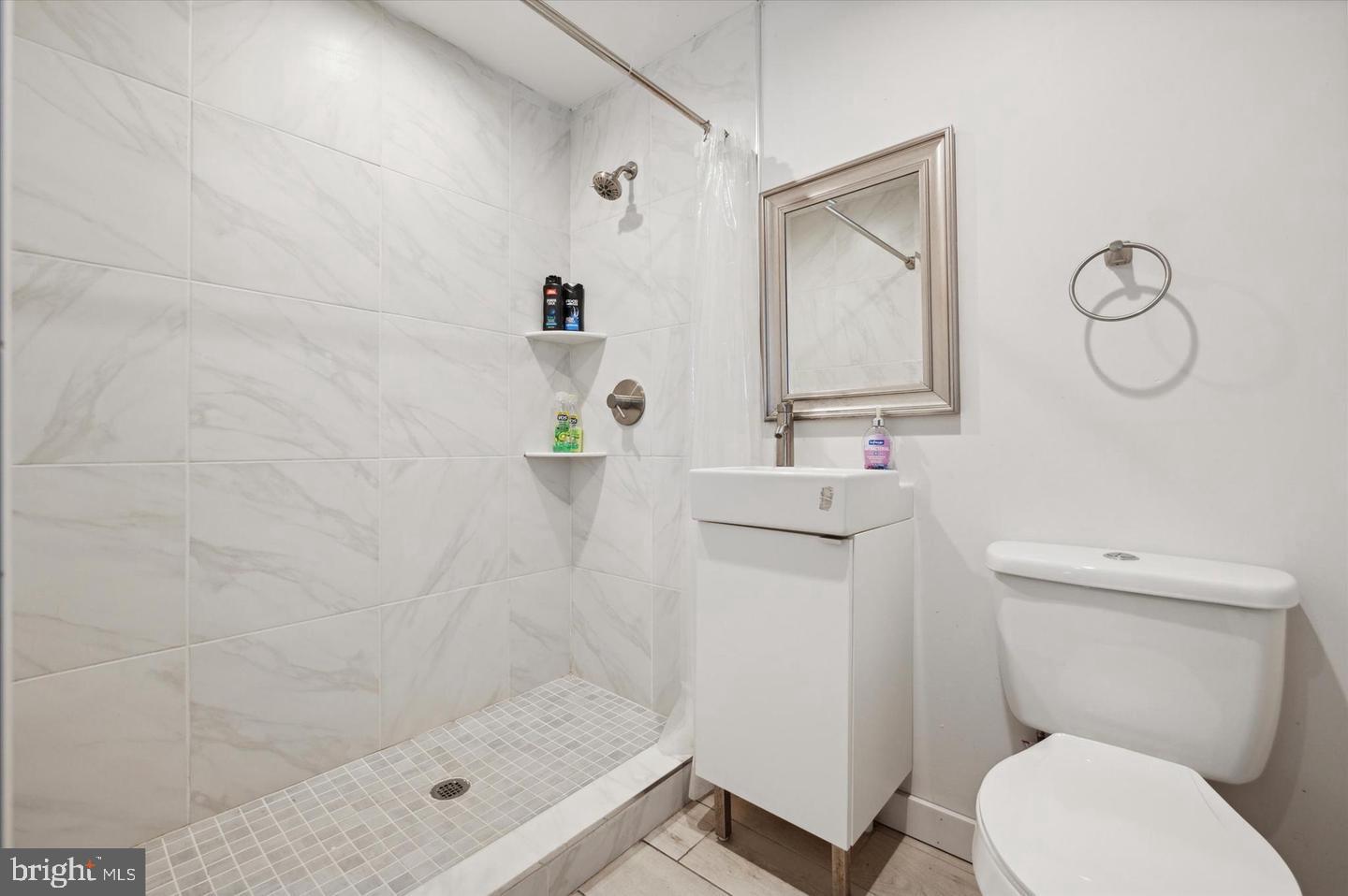 UNIVERSITY CITY - Residential Lease