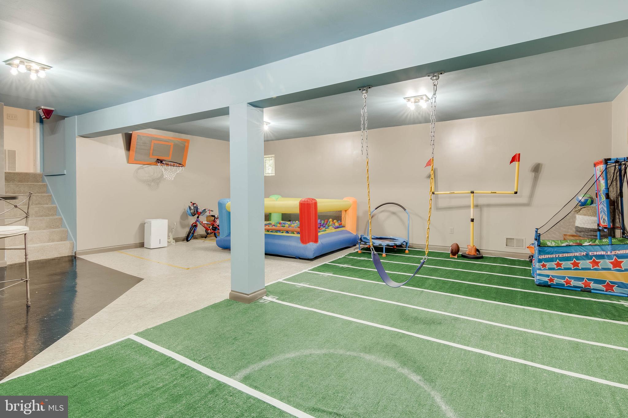 CLEMENS CROSSING - Residential