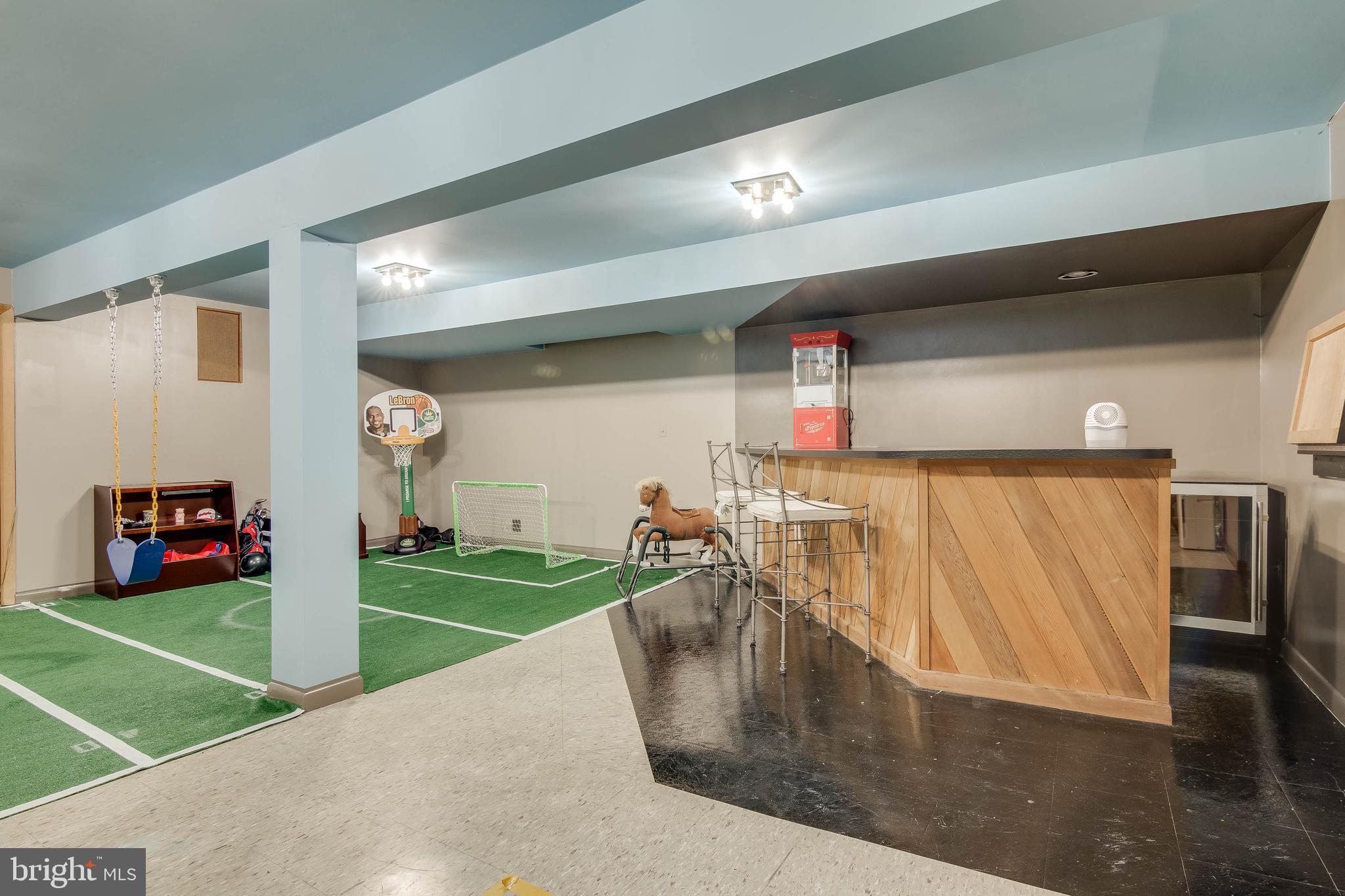 CLEMENS CROSSING - Residential